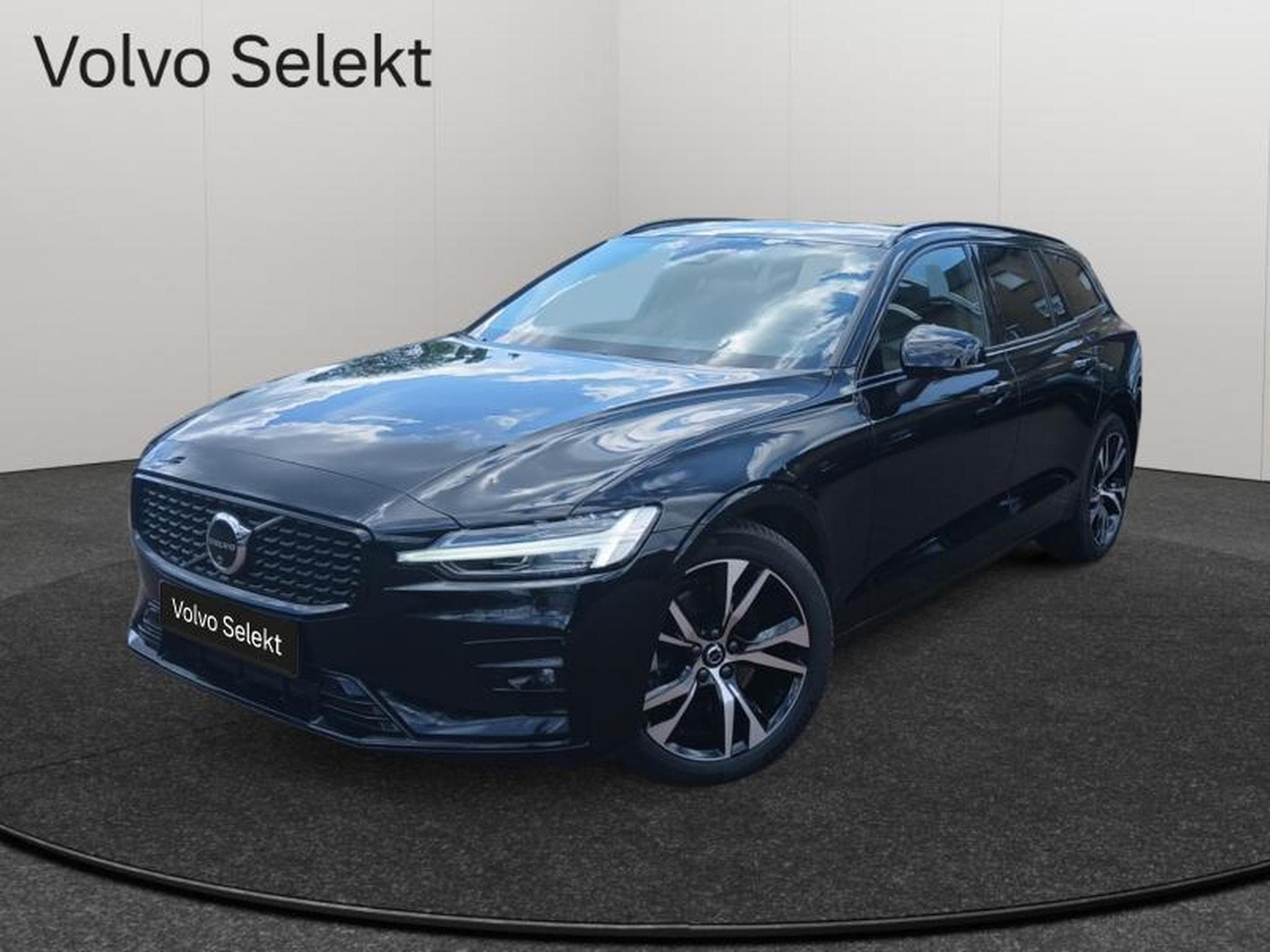 Volvo V60 B4 Plus Dark / Essence (2025) - Foto 1