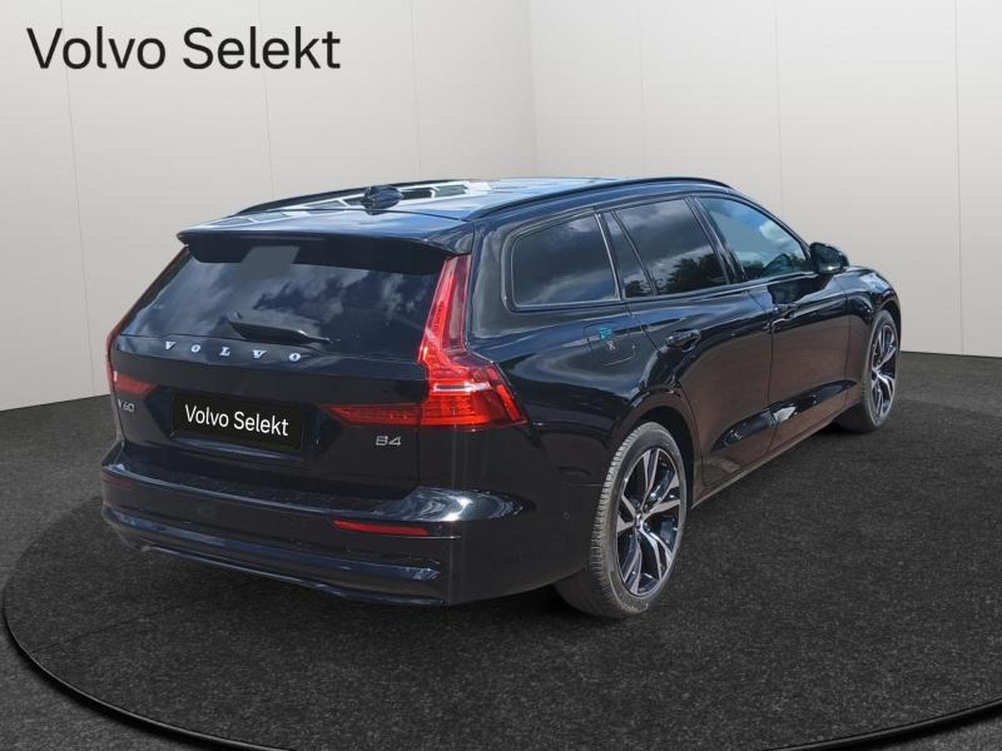 Volvo V60 B4 Plus Dark / Essence (2025) - Foto 16