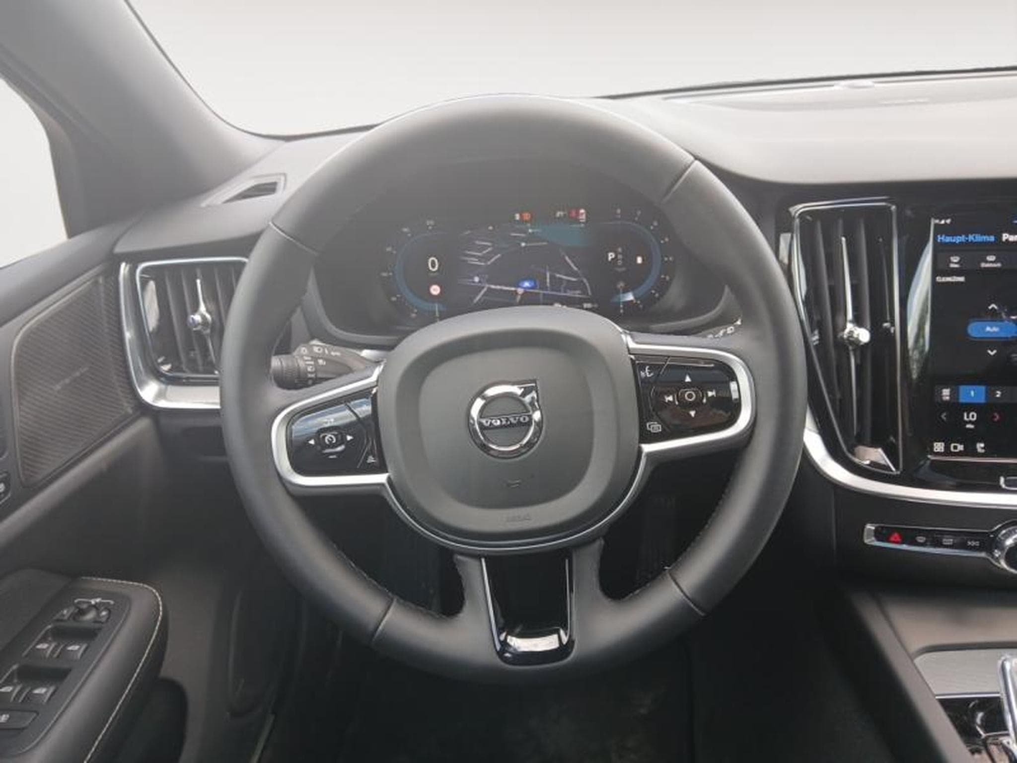 Volvo V60 B4 Plus Dark / Essence (2025) - Foto 17