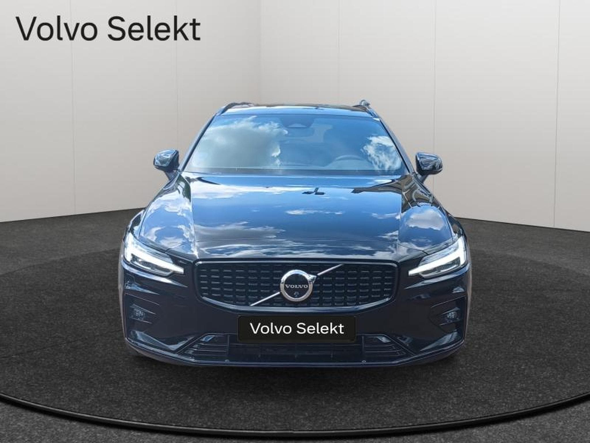 Volvo V60 B4 Plus Dark / Essence (2025) - Foto 2
