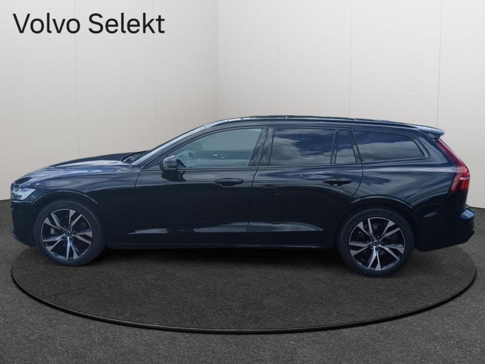 Volvo V60 B4 Plus Dark / Essence (2025) - Foto 3