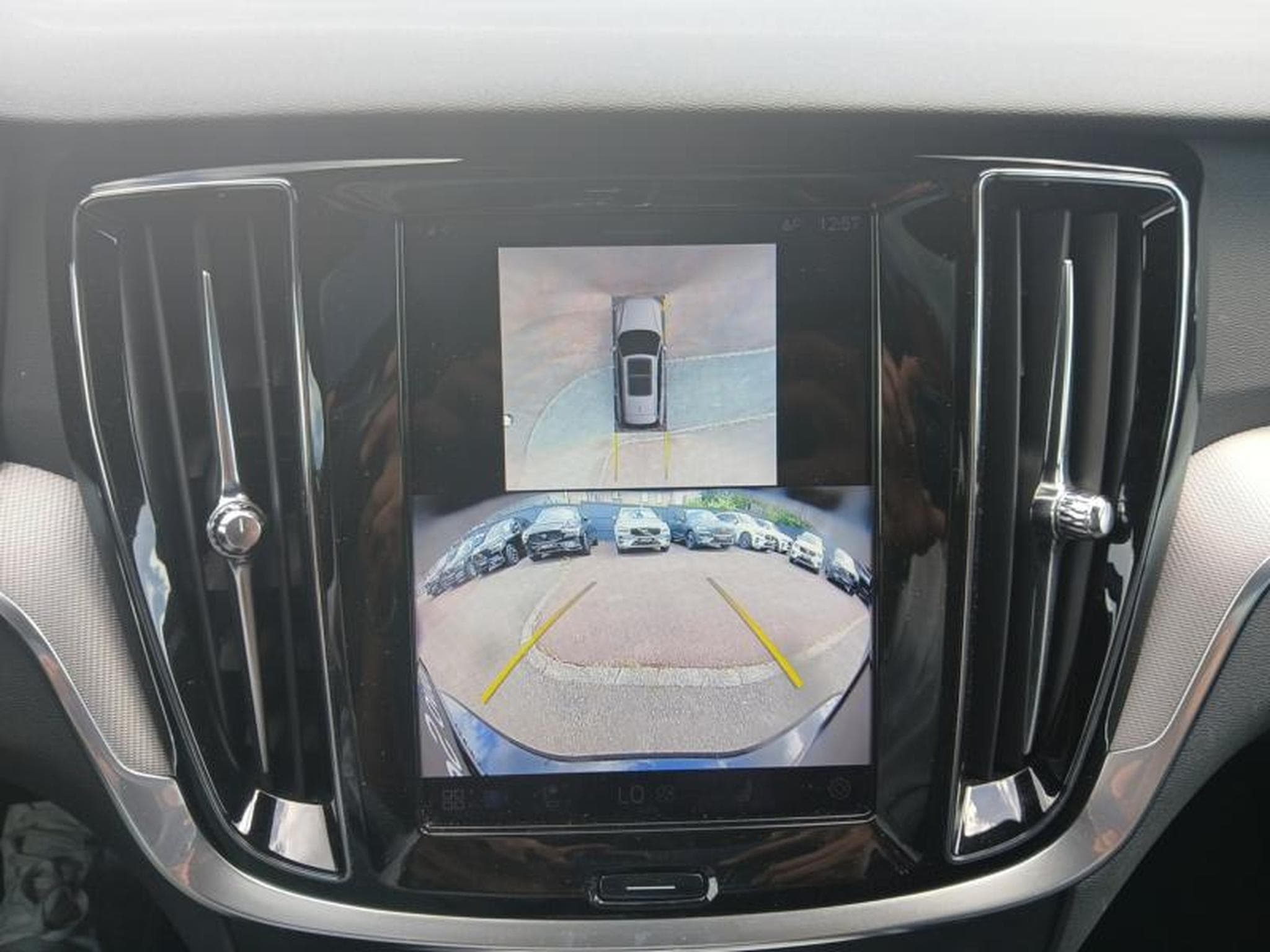 Volvo V60 B4 Plus Dark / Essence (2025) - Foto 7