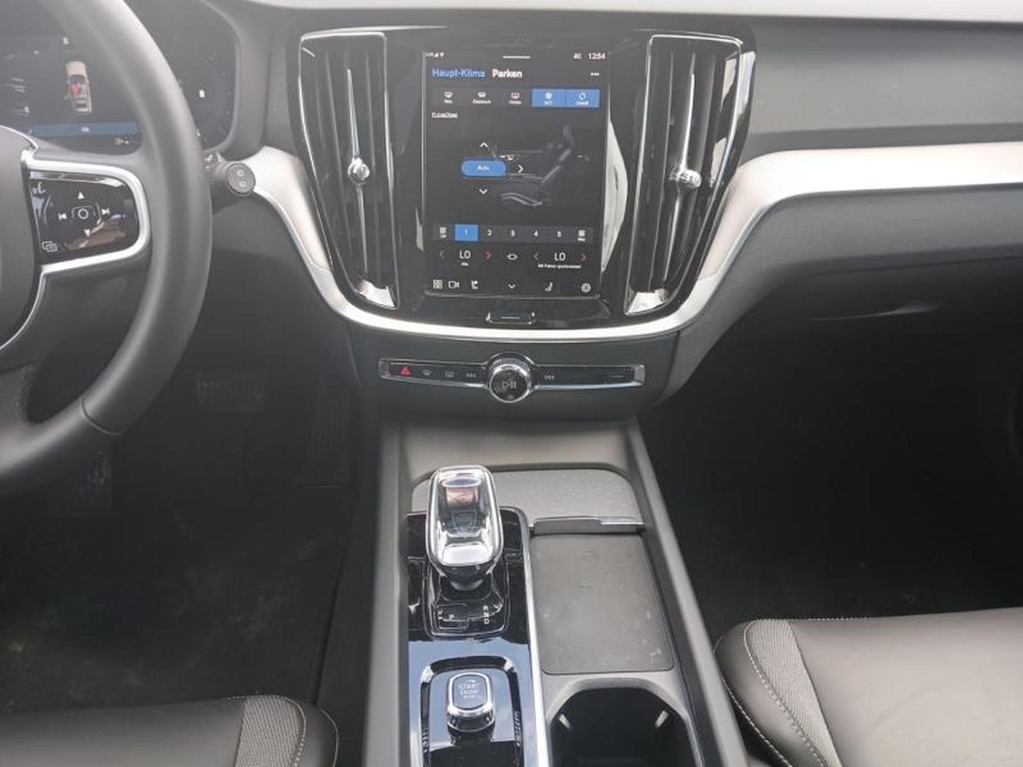 Volvo V60 B4 Plus Dark / Essence (2025) - Foto 8