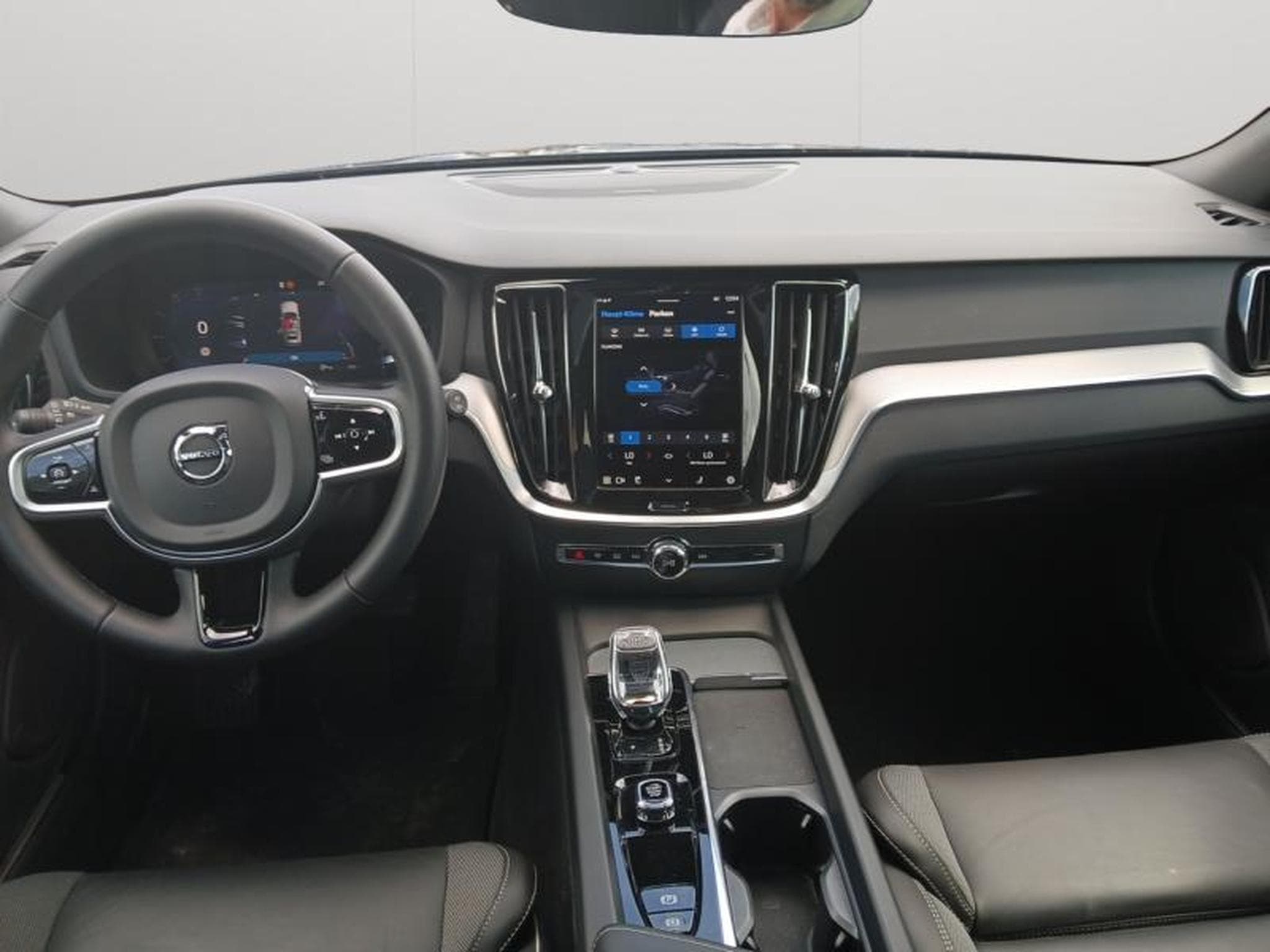 Volvo V60 B4 Plus Dark / Essence (2025) - Foto 9