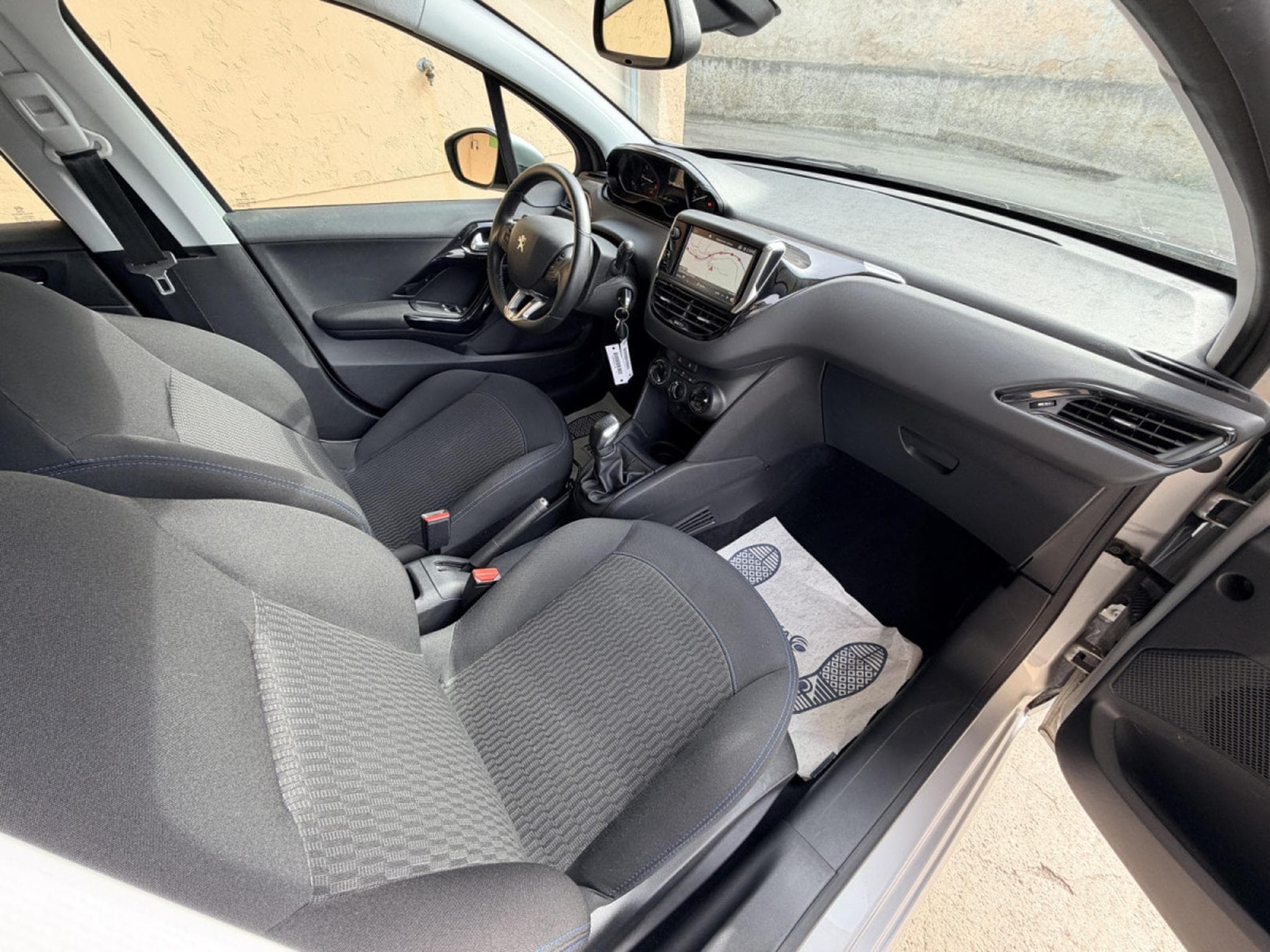 Peugeot 208 1.2 Signature 45.000km (2018) - Foto 6