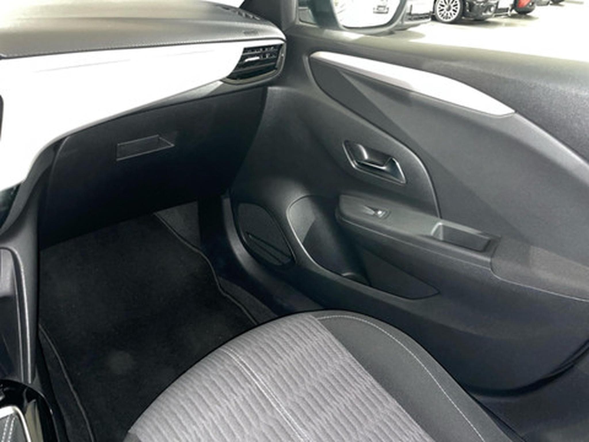 Opel Corsa 1.2 Turbo 74kW S/S Edition (2021) - Photo 9