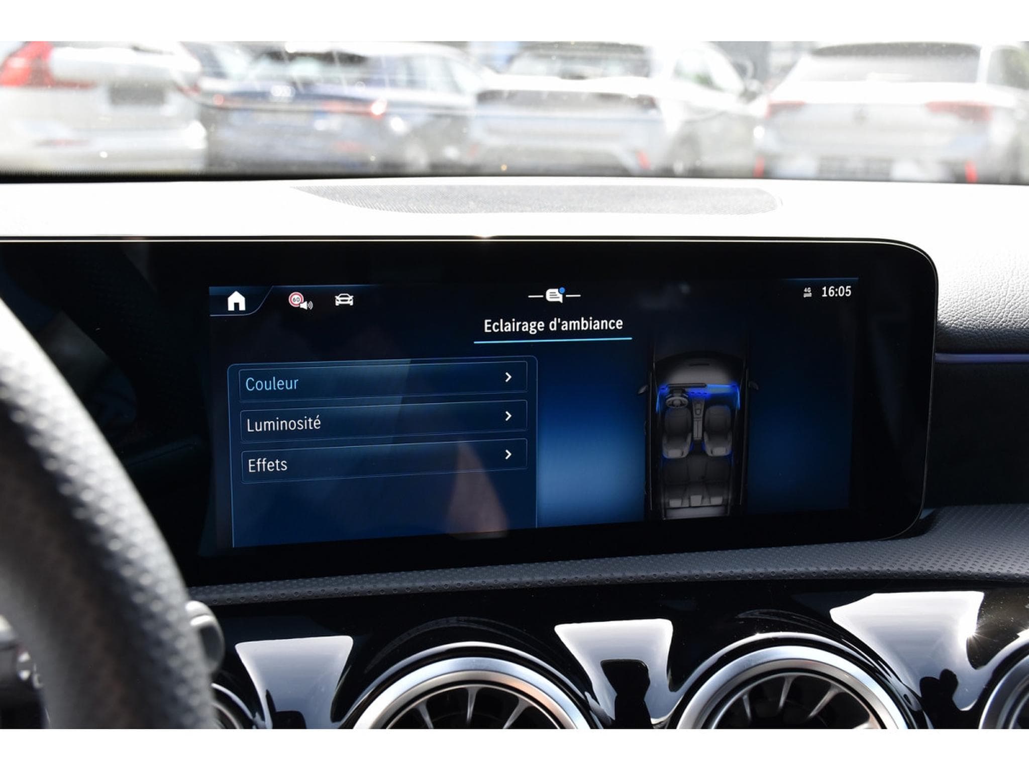 Mercedes A 200 AMG Line 7G-Tronic GPS LANE CAM PARK KEYLESS 1° MAIN (2025) - Photo 16