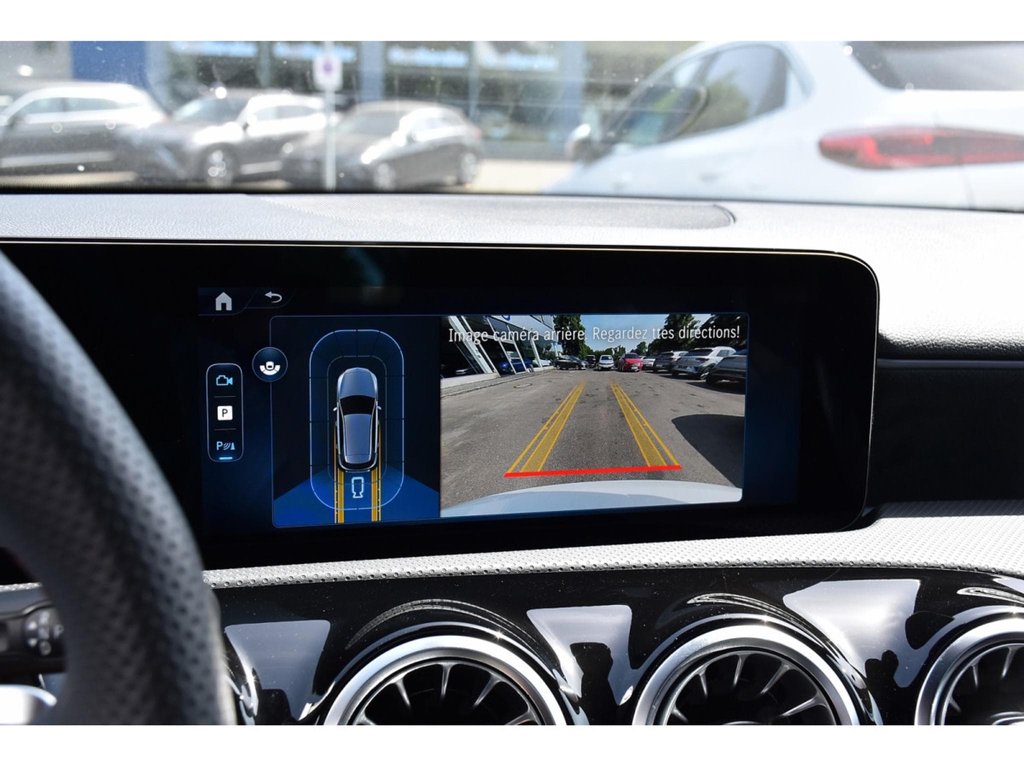 Mercedes A 200 AMG Line 7G-Tronic GPS LANE CAM PARK KEYLESS 1° MAIN (2025) - Photo 17