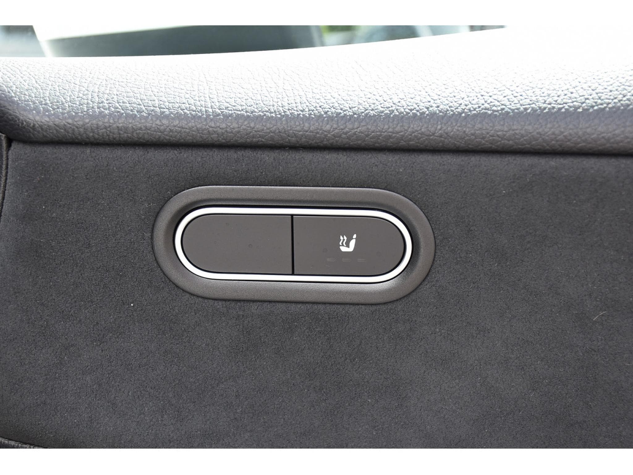 Mercedes A 200 AMG Line 7G-Tronic GPS LANE CAM PARK KEYLESS 1° MAIN (2025) - Photo 22