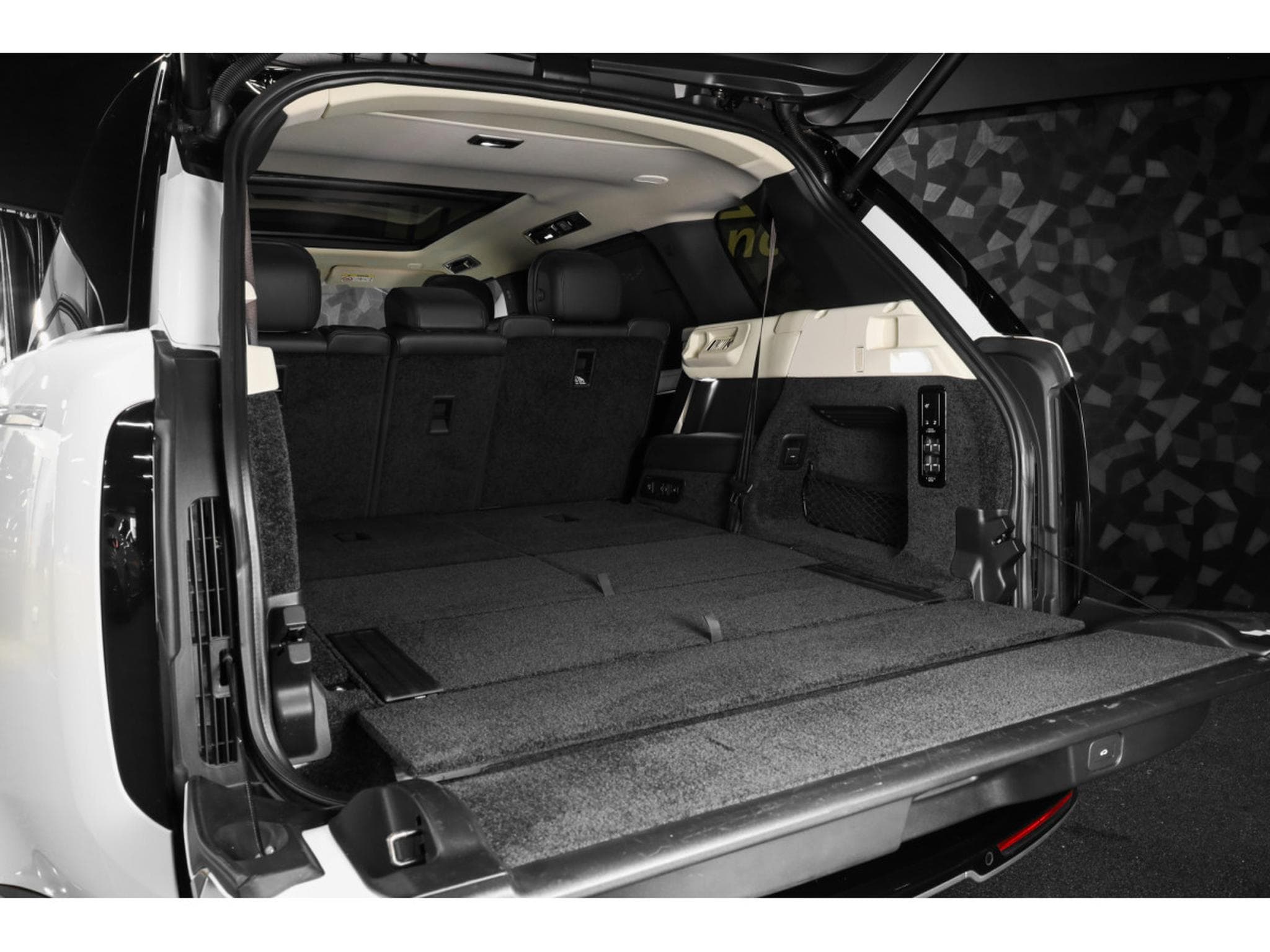 Land-Rover Range Rover D350 LWB AUTOBIOGRAPHY - 7 PLACES (2024) - Photo 13