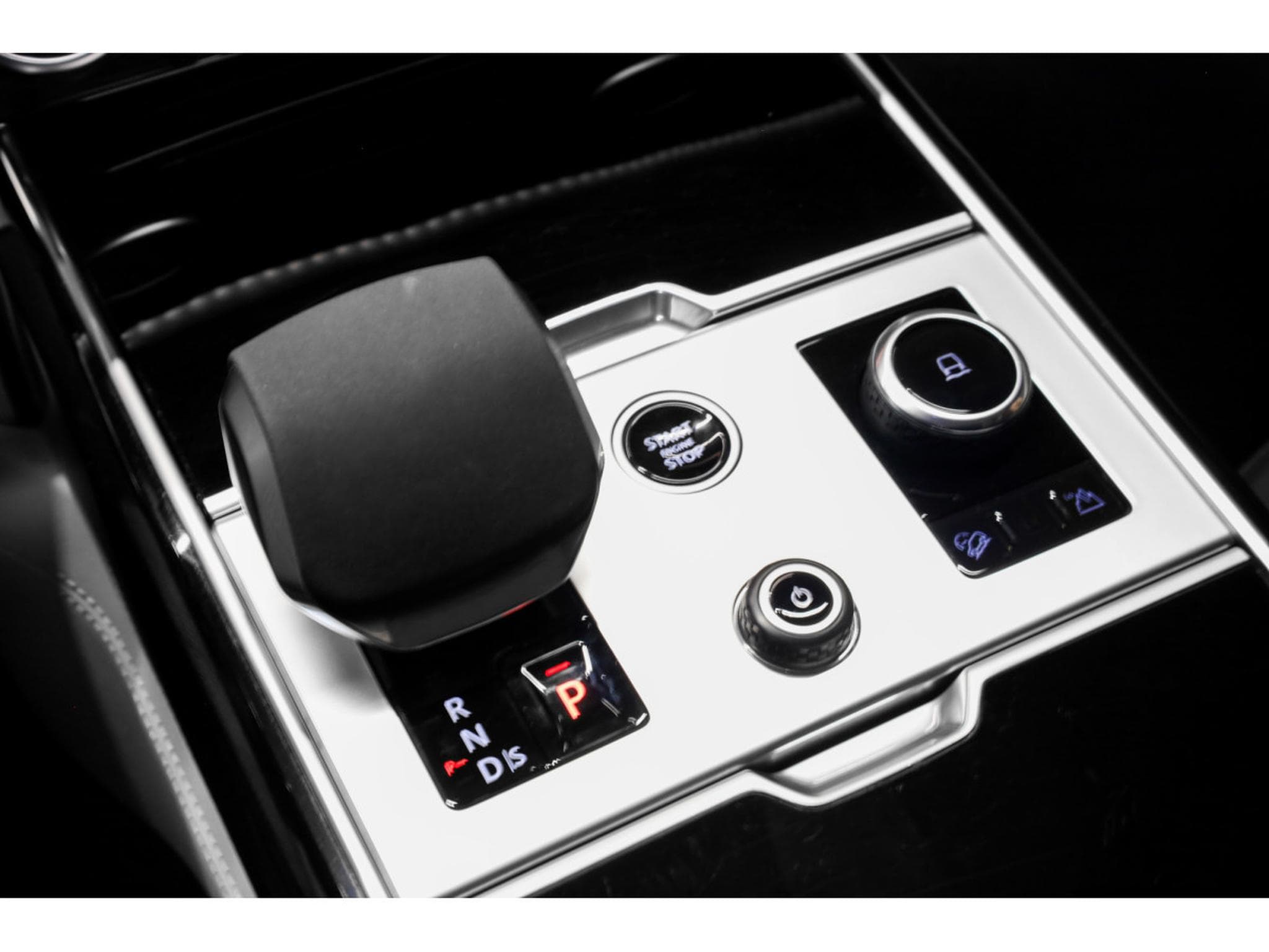 Land-Rover Range Rover D350 LWB AUTOBIOGRAPHY - 7 PLACES (2024) - Photo 27