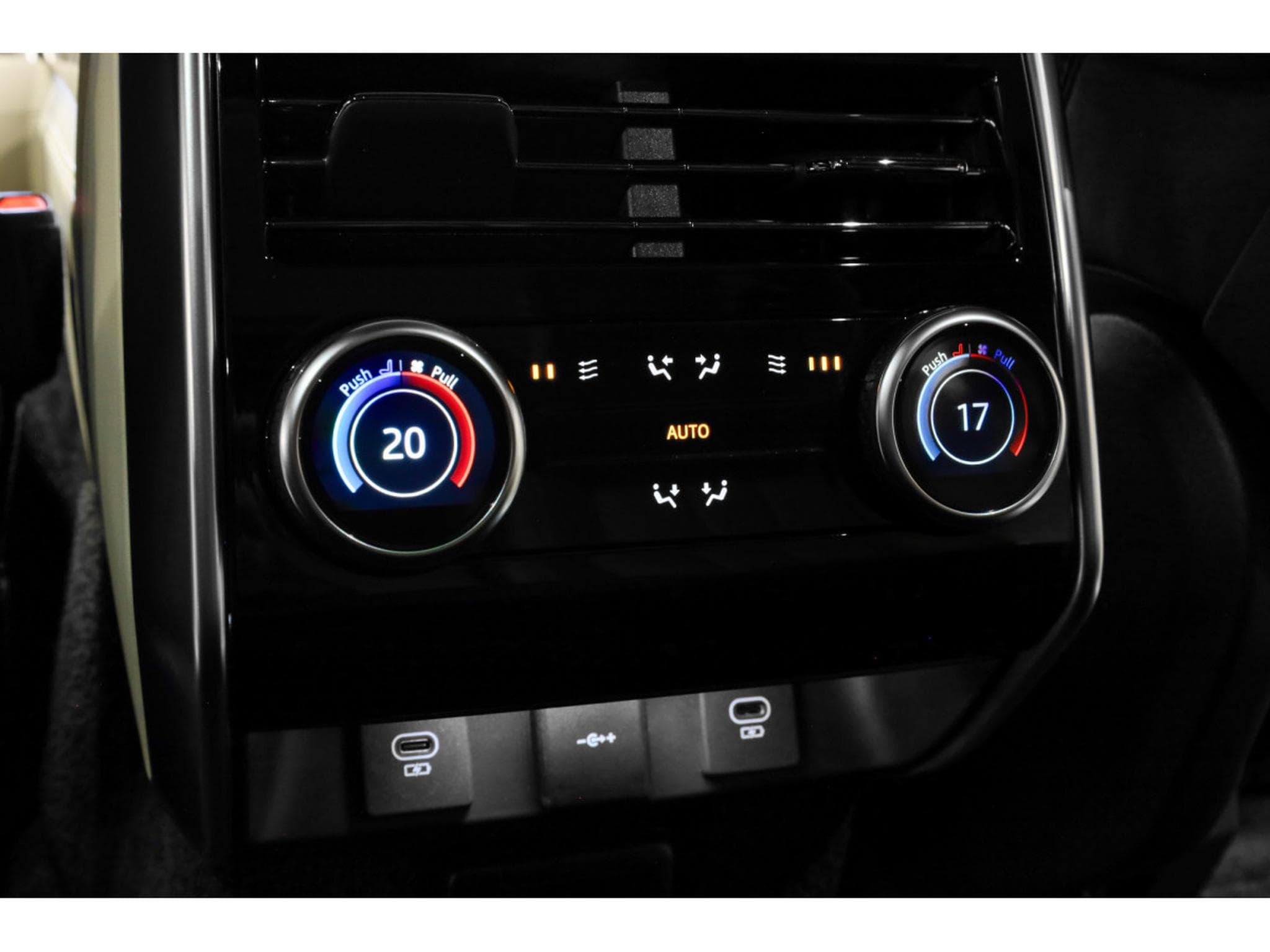 Land-Rover Range Rover D350 LWB AUTOBIOGRAPHY - 7 PLACES (2024) - Photo 28