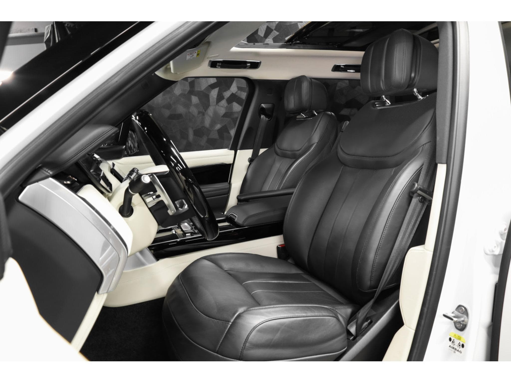 Land-Rover Range Rover D350 LWB AUTOBIOGRAPHY - 7 PLACES (2024) - Photo 9