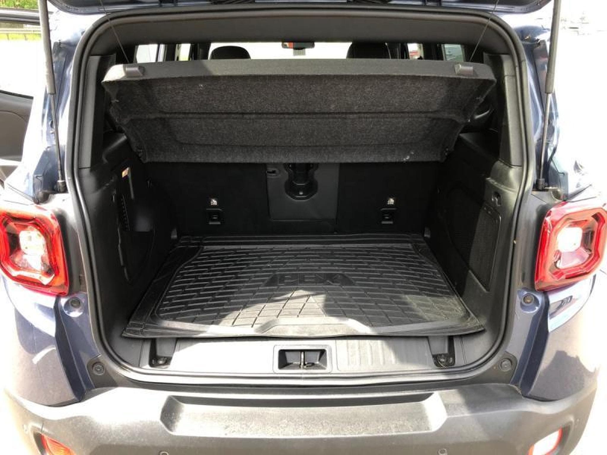 Jeep Renegade S (2021) - Photo 12