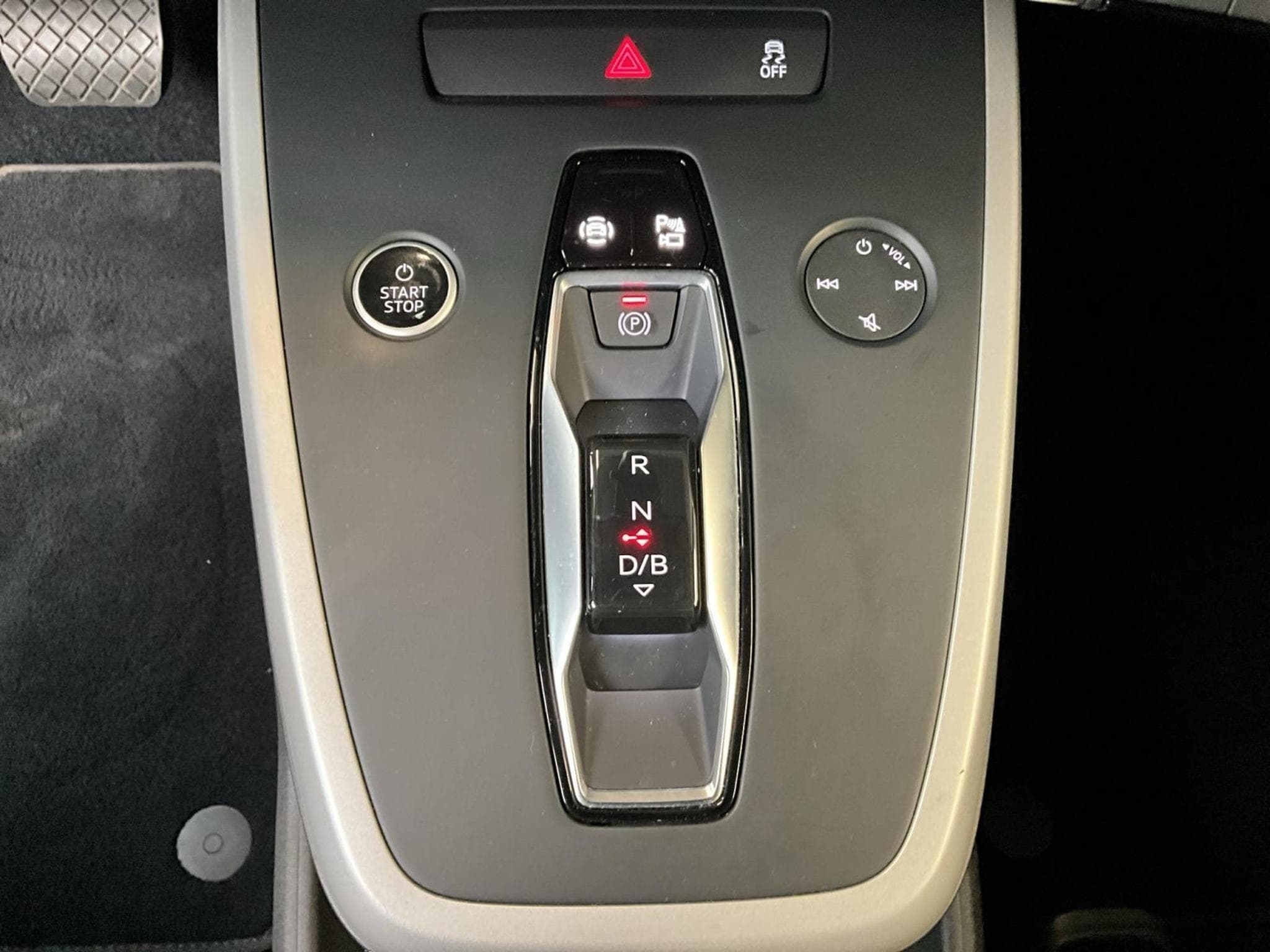 Audi Q4 e-tron 52kWh+35e-tron+Led+Navi+P.Confort+P.Assistance (2022) - Photo 12