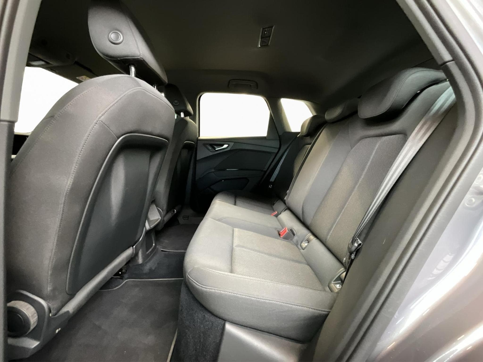 Audi Q4 e-tron 52kWh+35e-tron+Led+Navi+P.Confort+P.Assistance (2022) - Photo 15