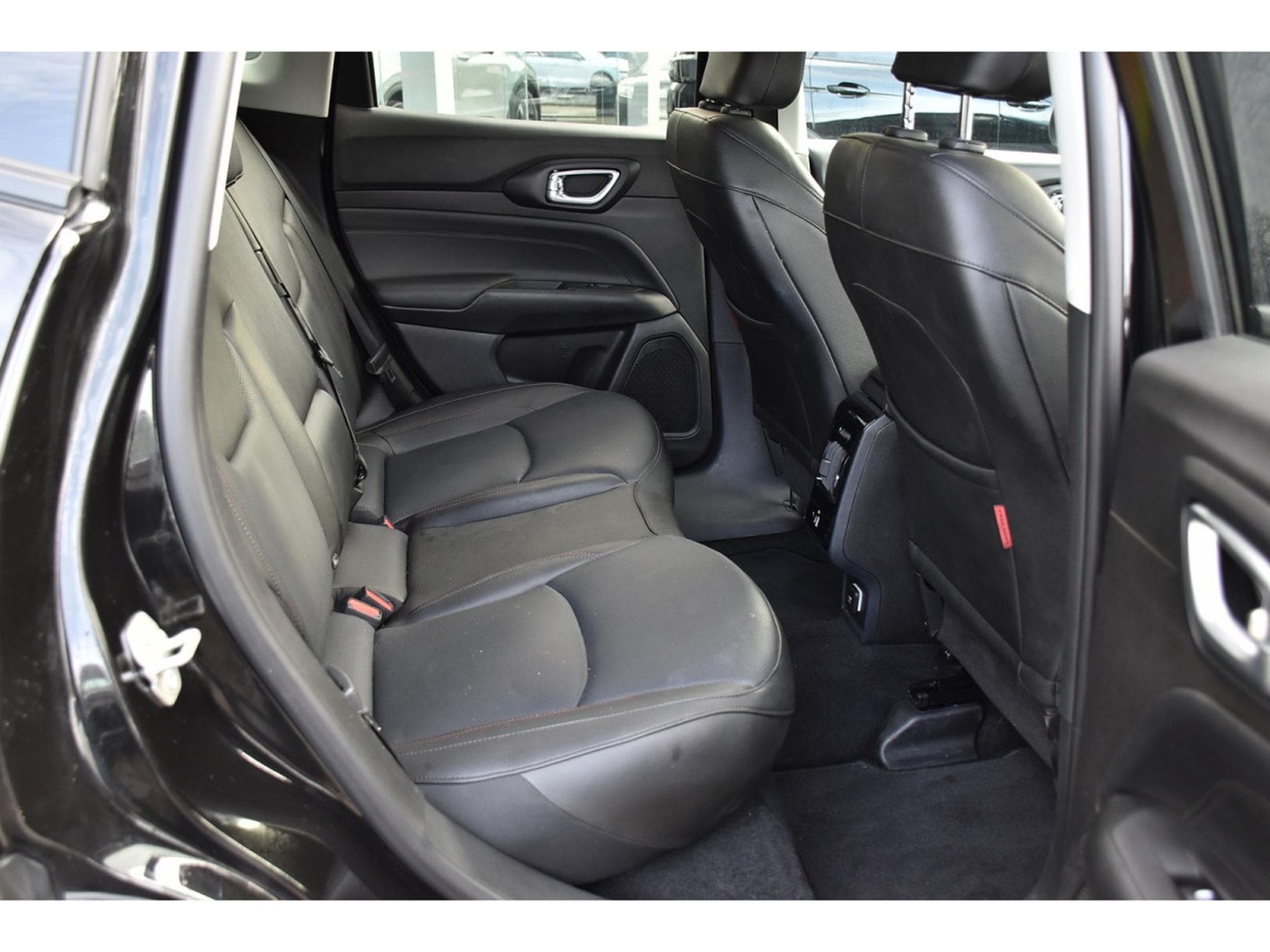 Jeep Compass 1.3 Turbo T4 PHEV eAWD Trailhawk CUIR MEMO LANE CAM 1° MAIN (2024) - Foto 8