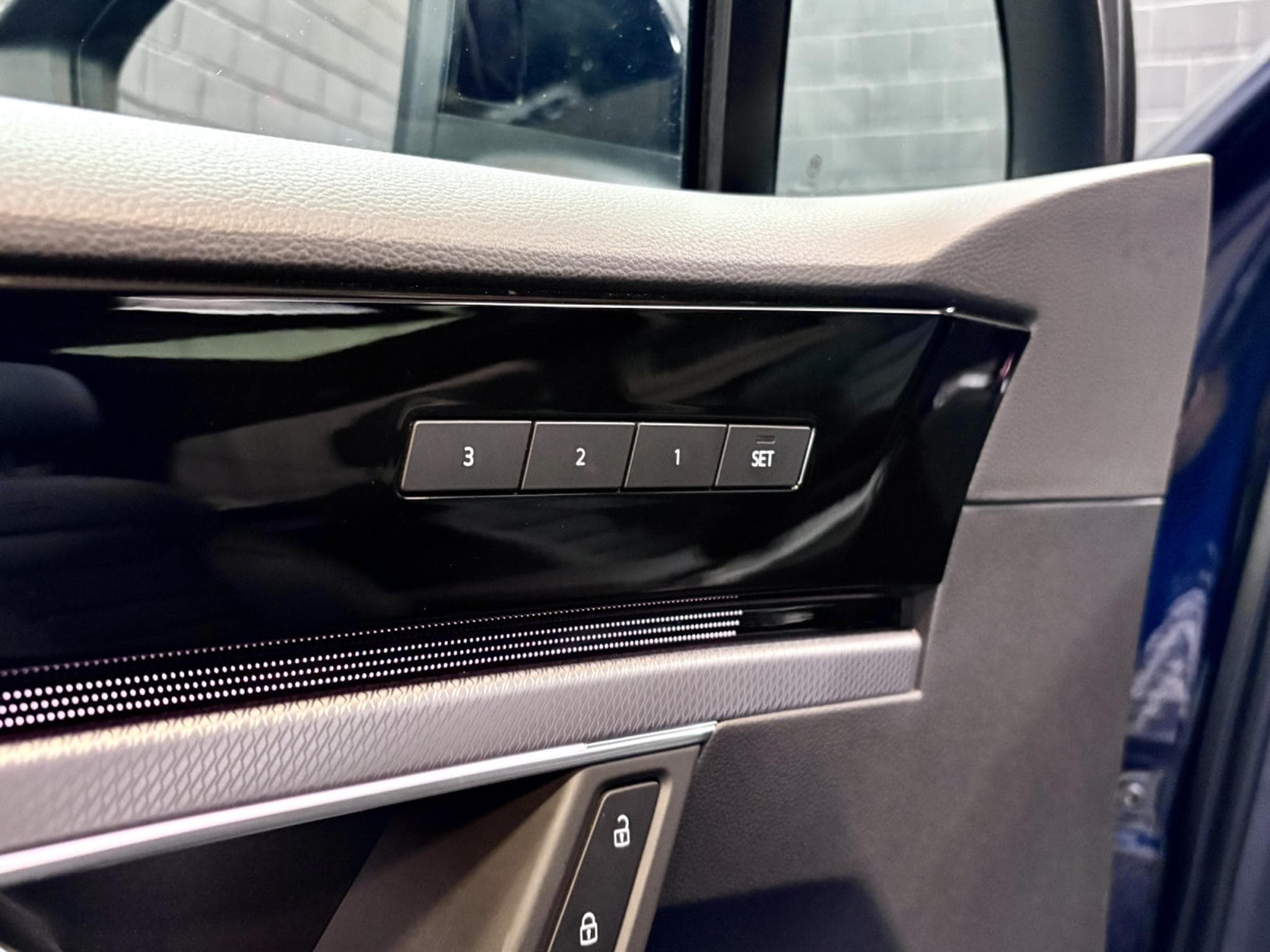 VW Touareg 3.0 R 4Motion eHybrid 462 CV ** Toit ouvrant ** Susp. pneuma (2022) - Foto 11
