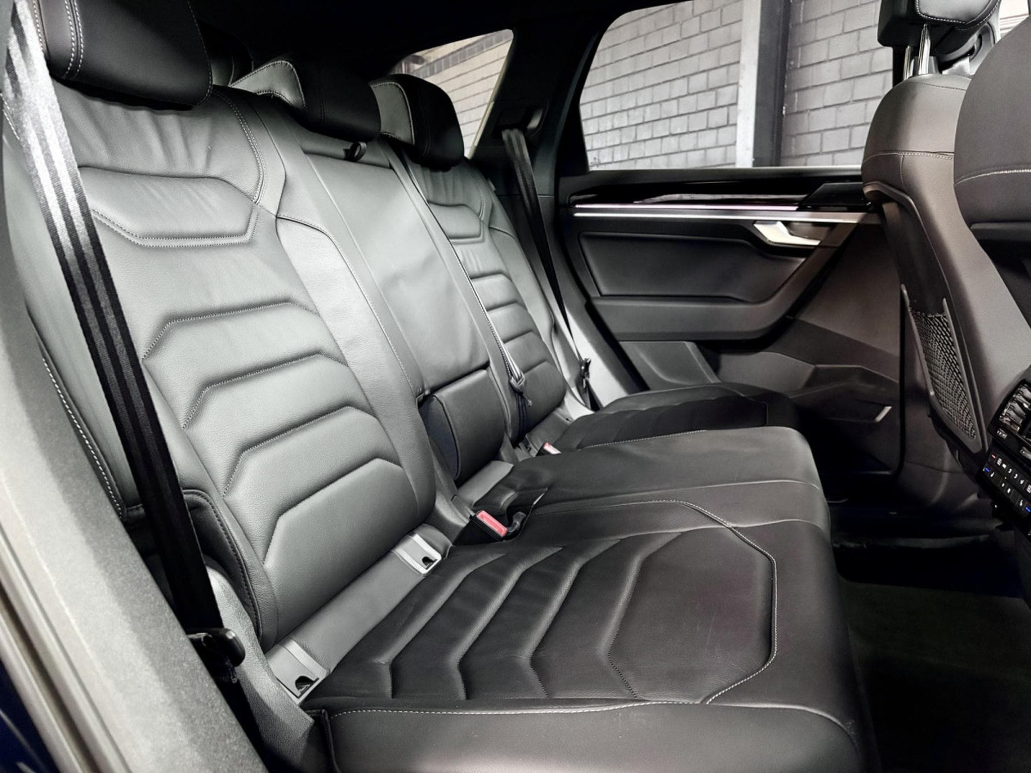 VW Touareg 3.0 R 4Motion eHybrid 462 CV ** Toit ouvrant ** Susp. pneuma (2022) - Foto 22