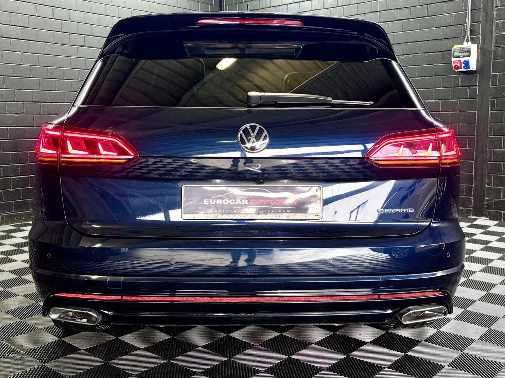 VW Touareg 3.0 R 4Motion eHybrid 462 CV ** Toit ouvrant ** Susp. pneuma (2022) - Foto 5