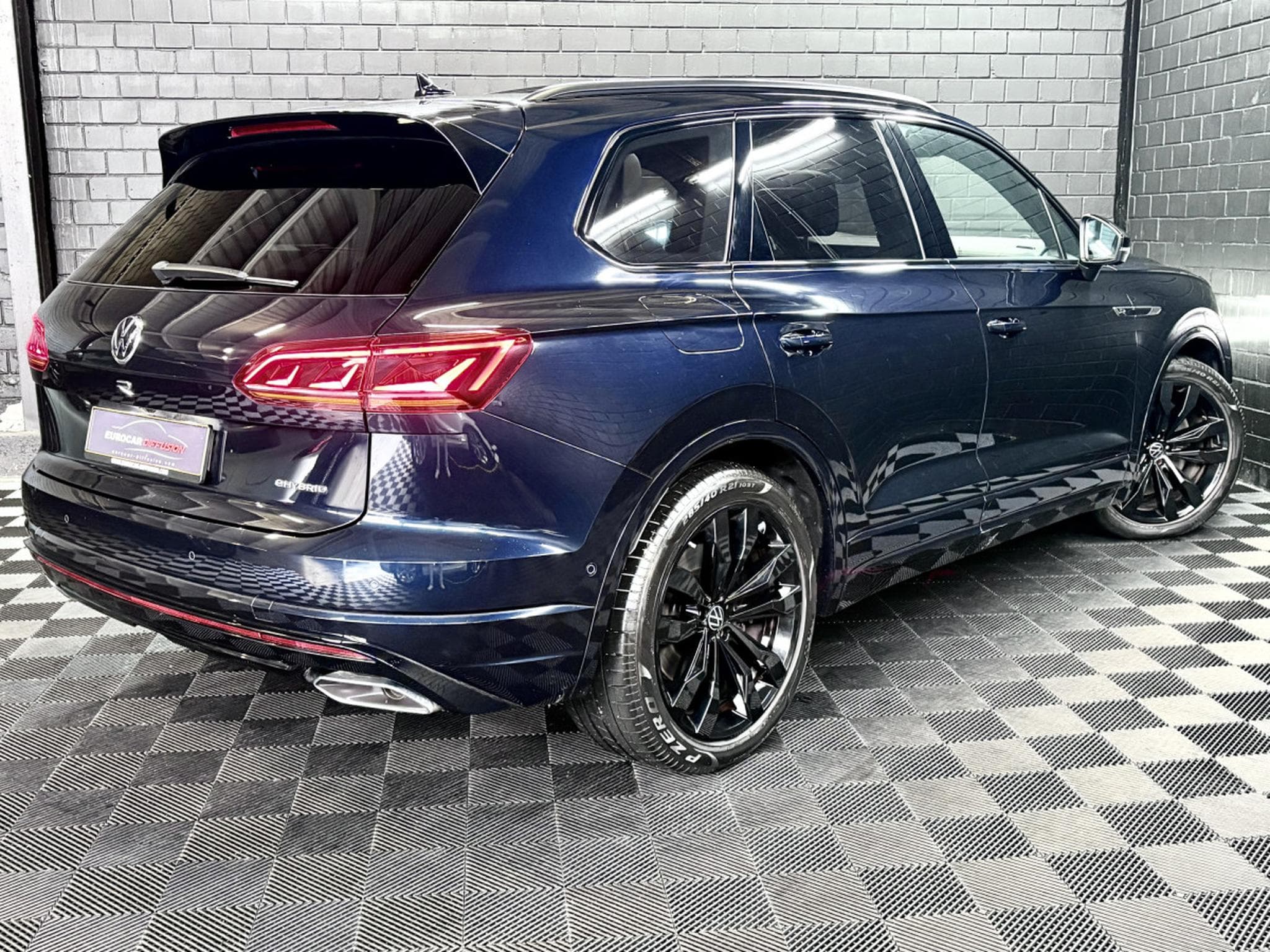VW Touareg 3.0 R 4Motion eHybrid 462 CV ** Toit ouvrant ** Susp. pneuma (2022) - Foto 6