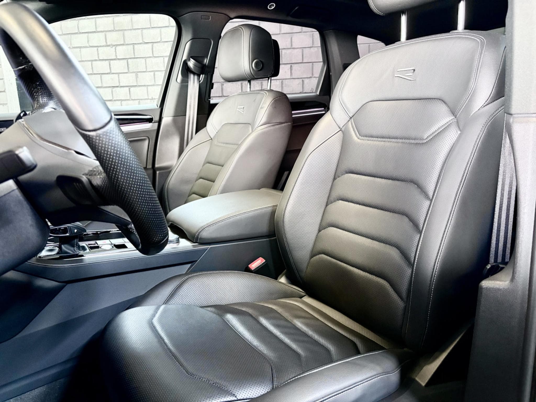 VW Touareg 3.0 R 4Motion eHybrid 462 CV ** Toit ouvrant ** Susp. pneuma (2022) - Foto 7