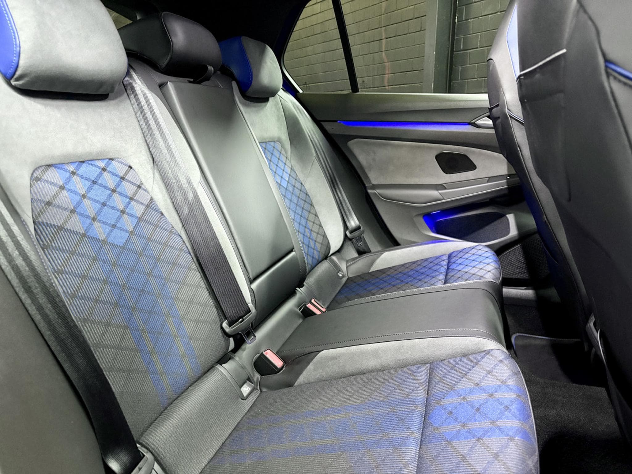 VW Golf R 4Motion 2.0 TSI 320 CV DSG7 *TOIT PANO* * R-PERF* (2022) - Photo 22