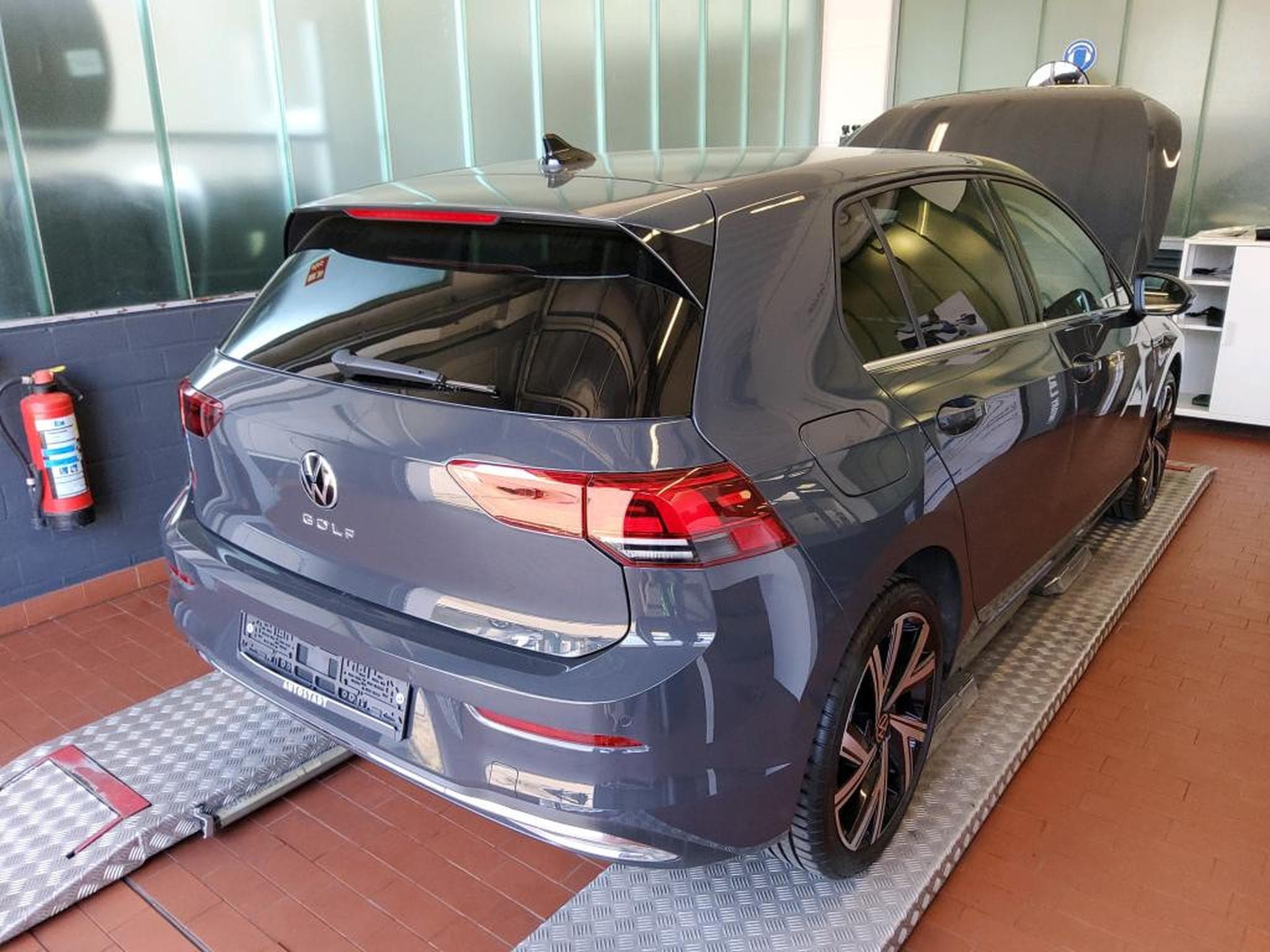 VW Golf Style 1.5 TSI 130 CV BVM6 *BERGAMO* MASSAGE* CARPLAY * (2024) - Foto 5