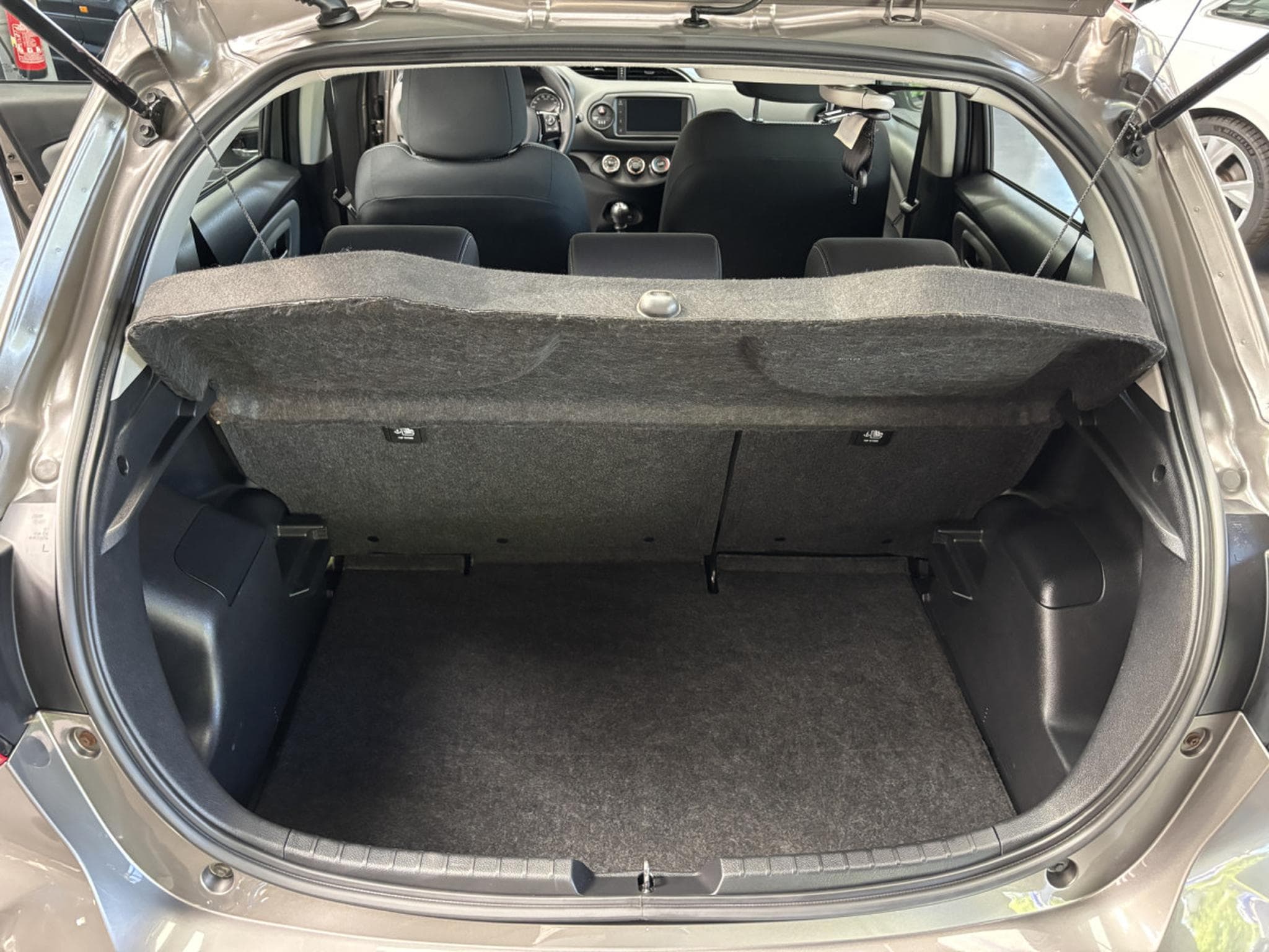 Toyota Yaris 1.5 VVT-ie Connect (2020) - Photo 12