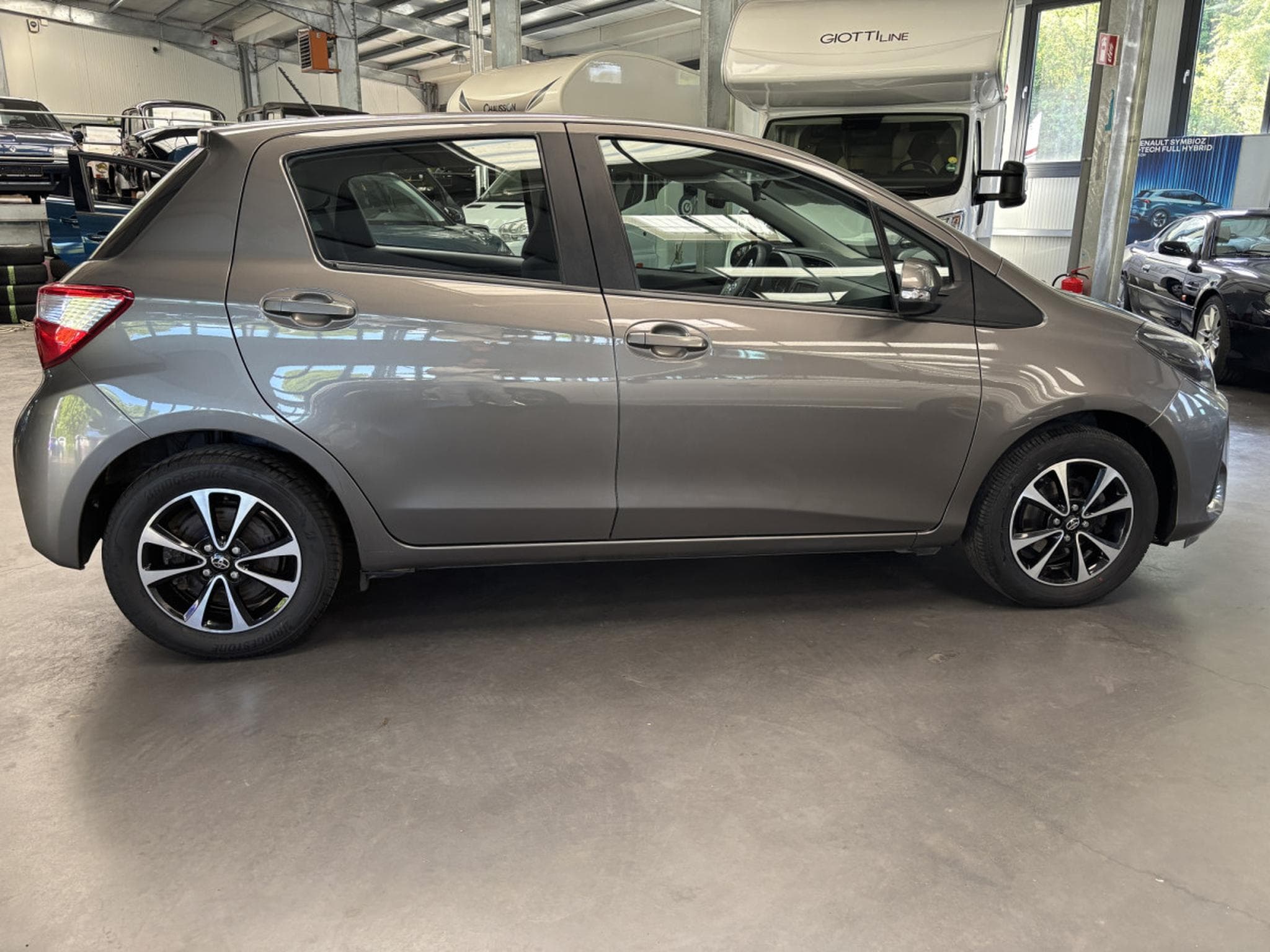 Toyota Yaris 1.5 VVT-ie Connect (2020) - Photo 2