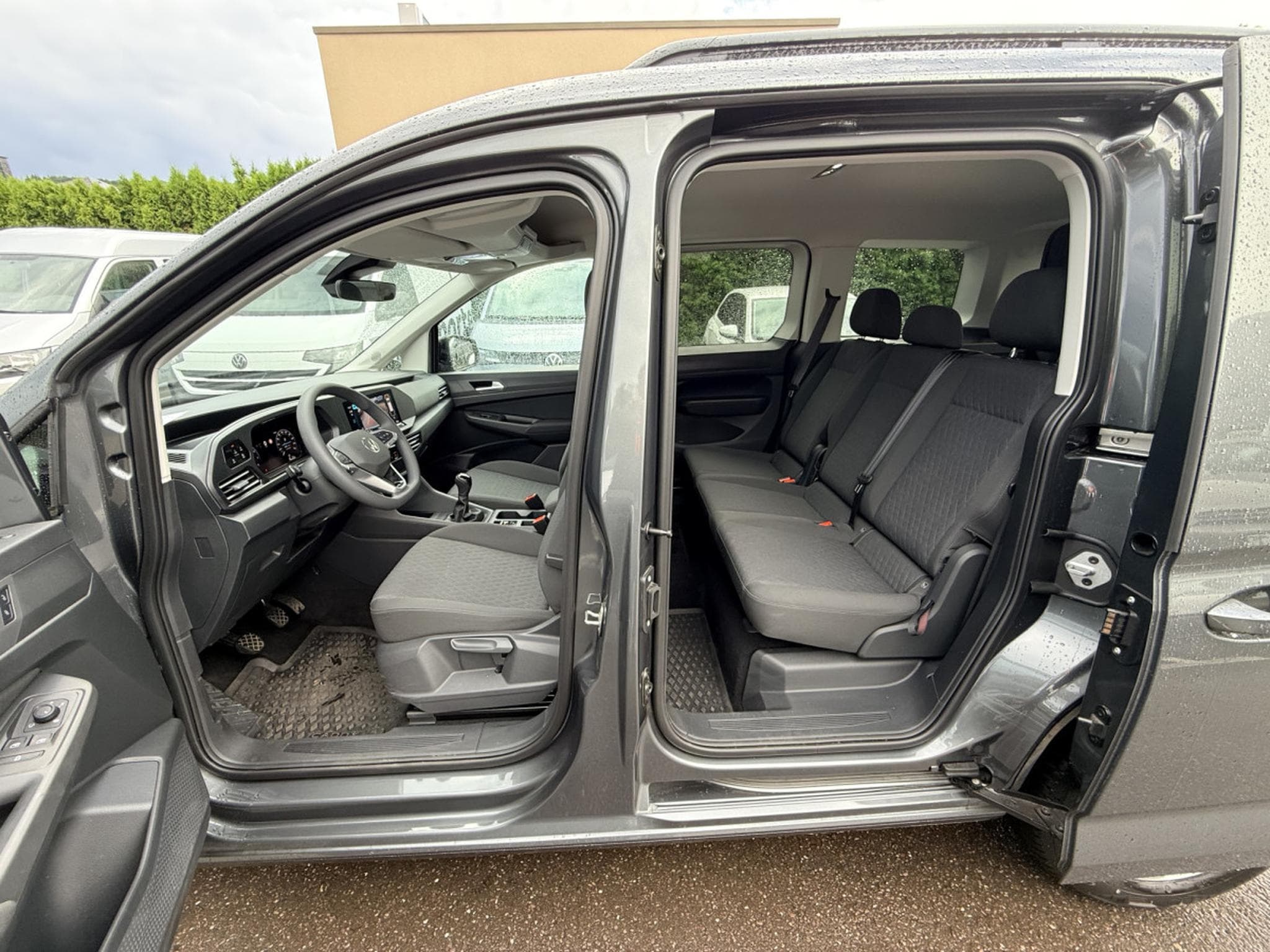 VW Caddy Life 2.0 TDI 122 cv Boîte manuelle 6 vitesses (2025) - Foto 6