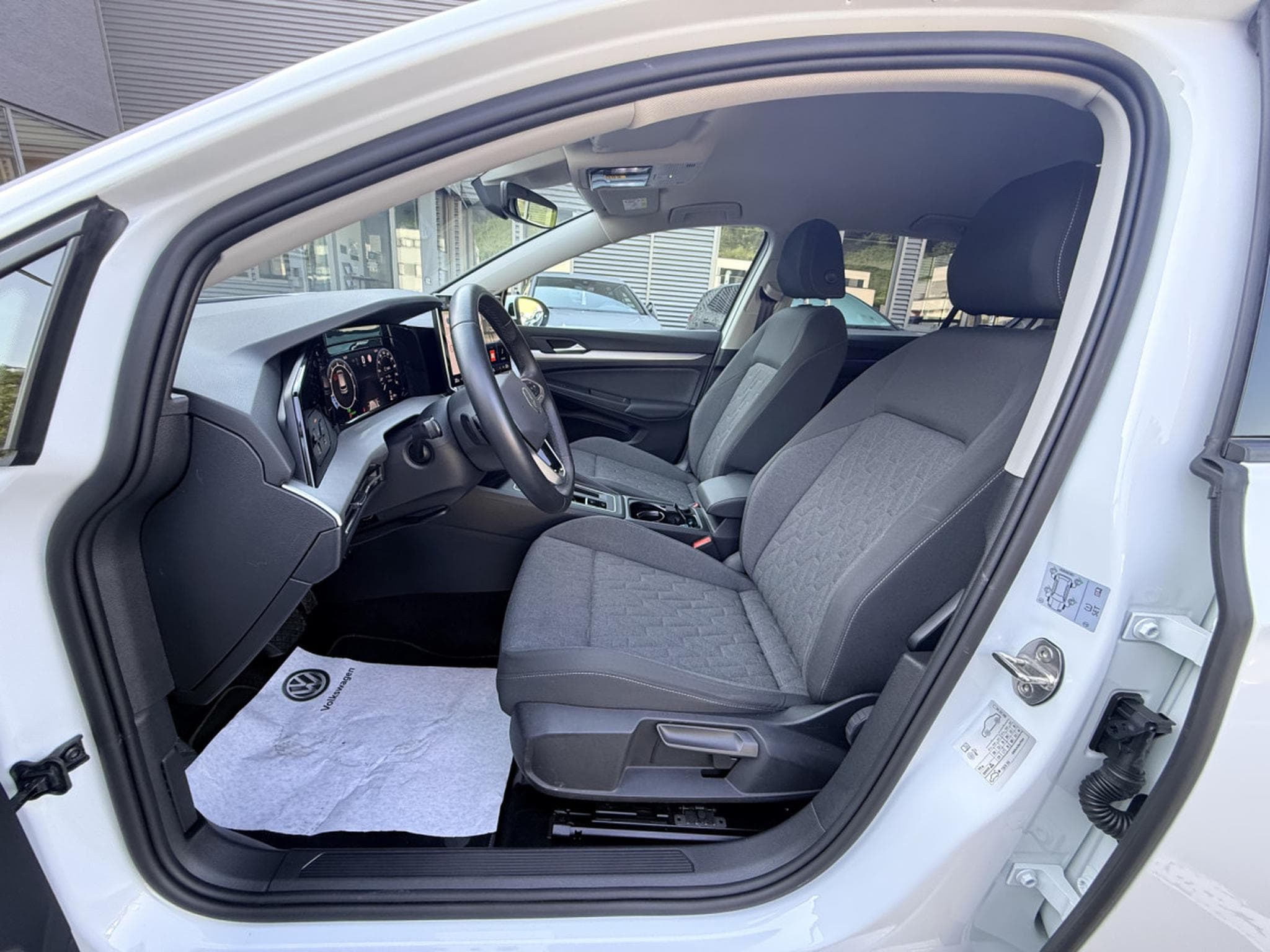 VW Golf Life 1.5 eTSI 150cv Boîte à double embrayage 7 vitesses (2024) - Foto 5
