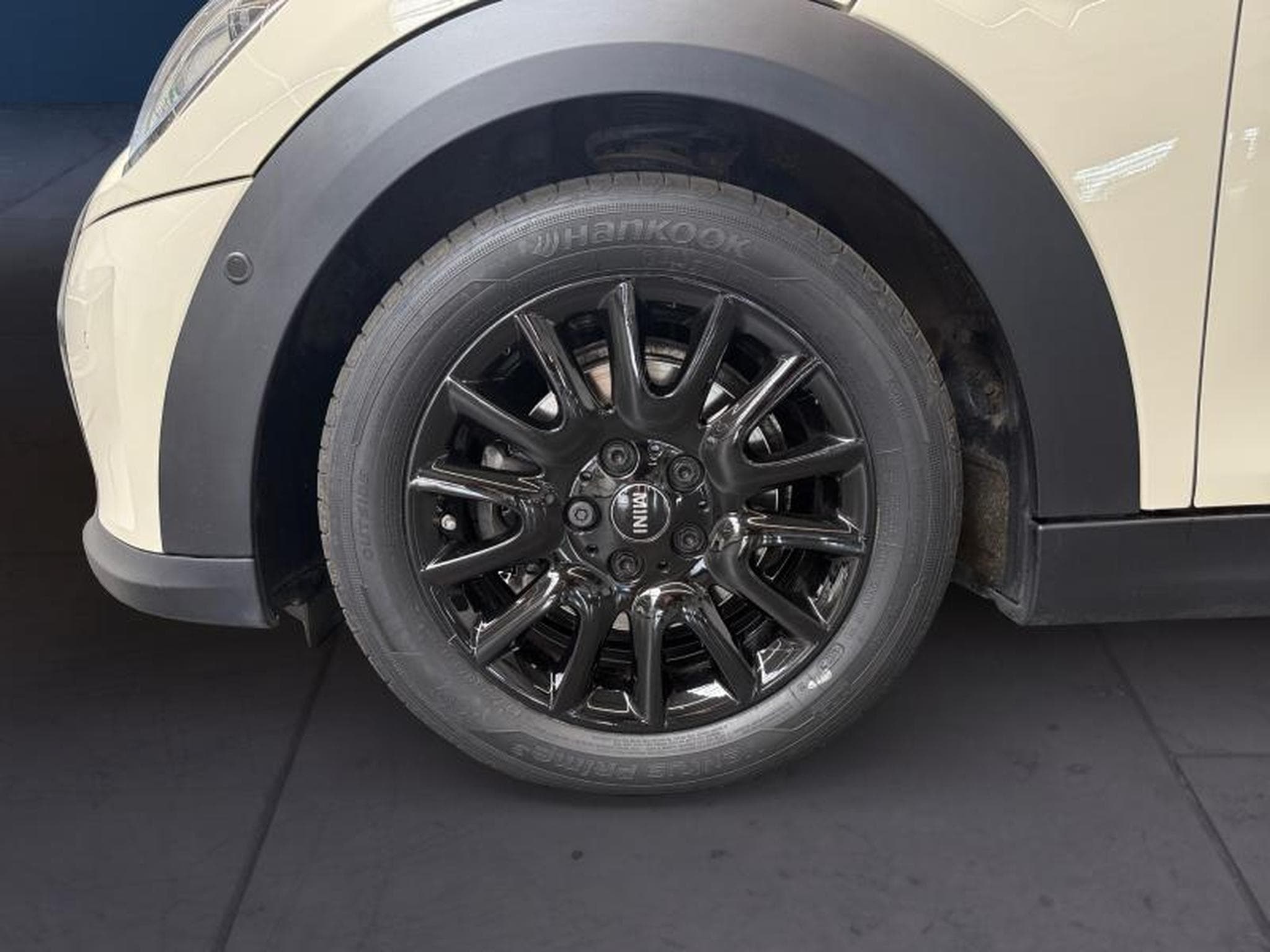 MINI Cooper Cooper Hatch 5 portes (2022) - Foto 10