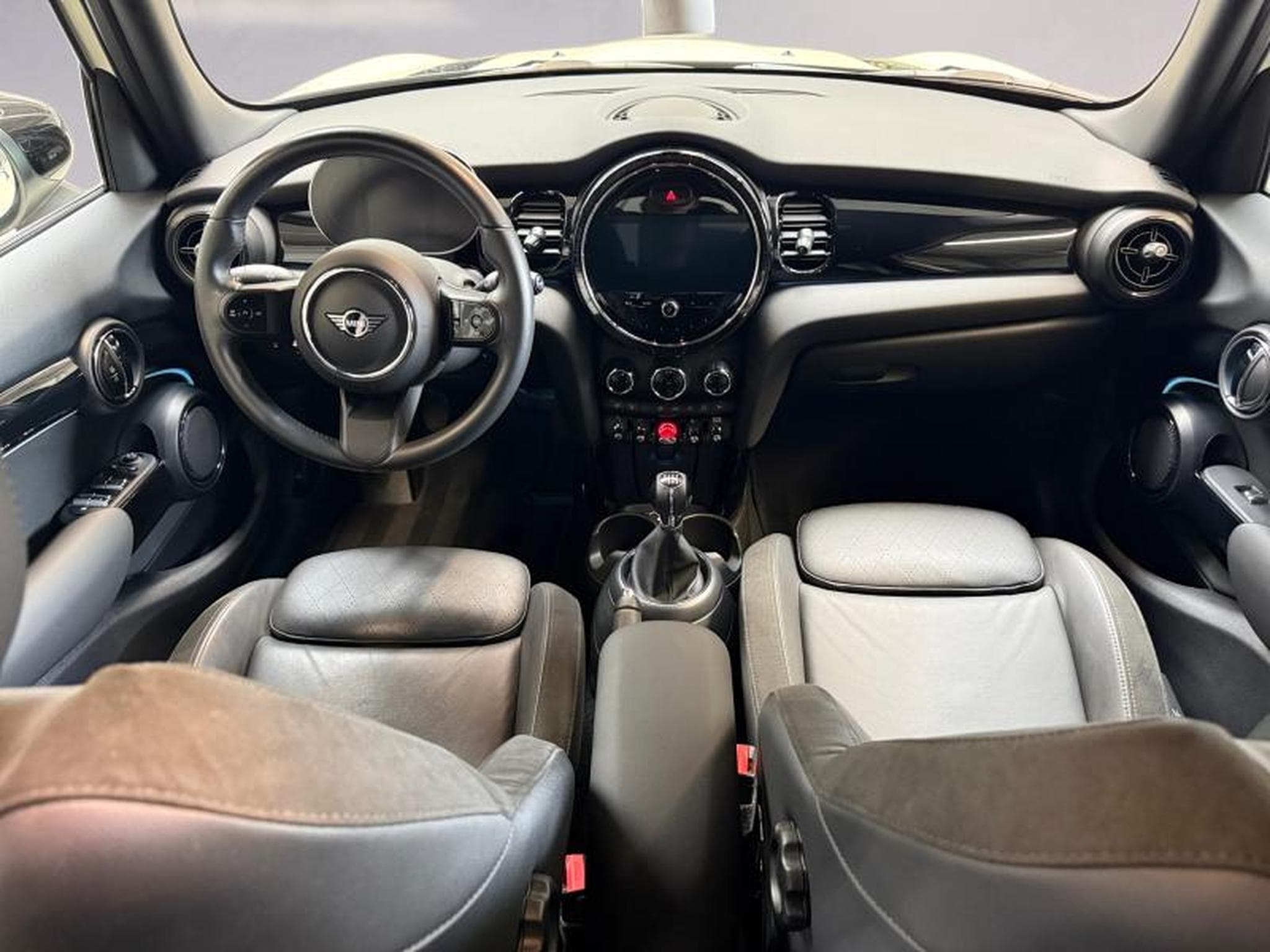MINI Cooper Cooper Hatch 5 portes (2022) - Foto 9