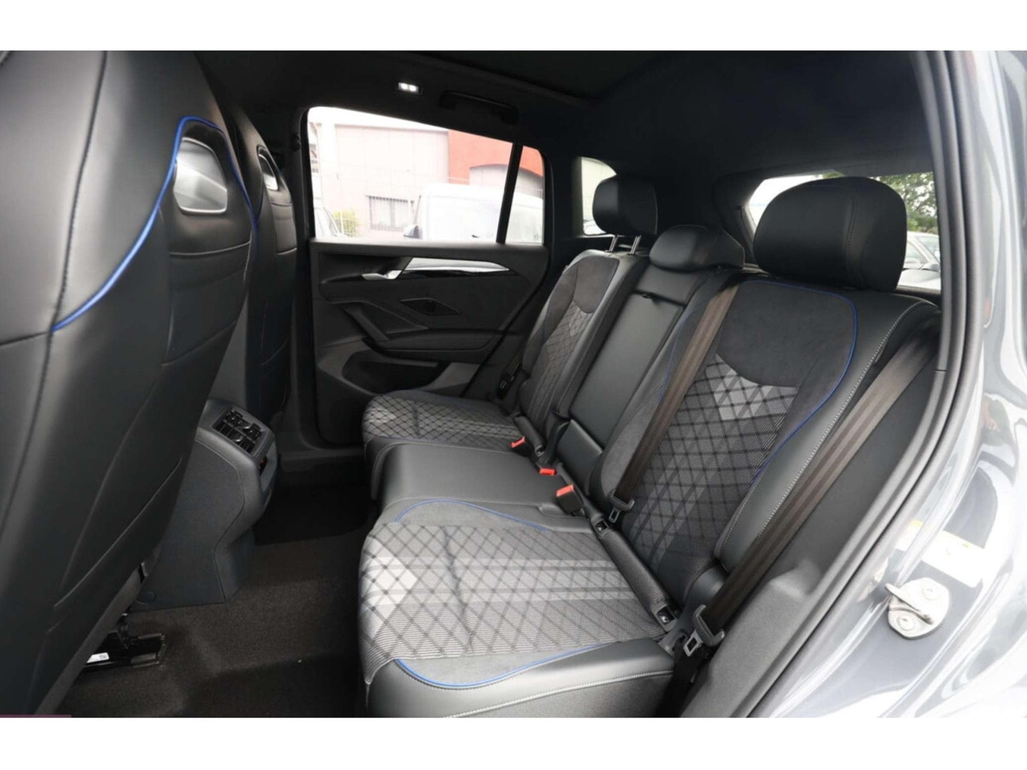 VW Tiguan 1.5 PHEv DSG R-Line (2026) - Foto 10