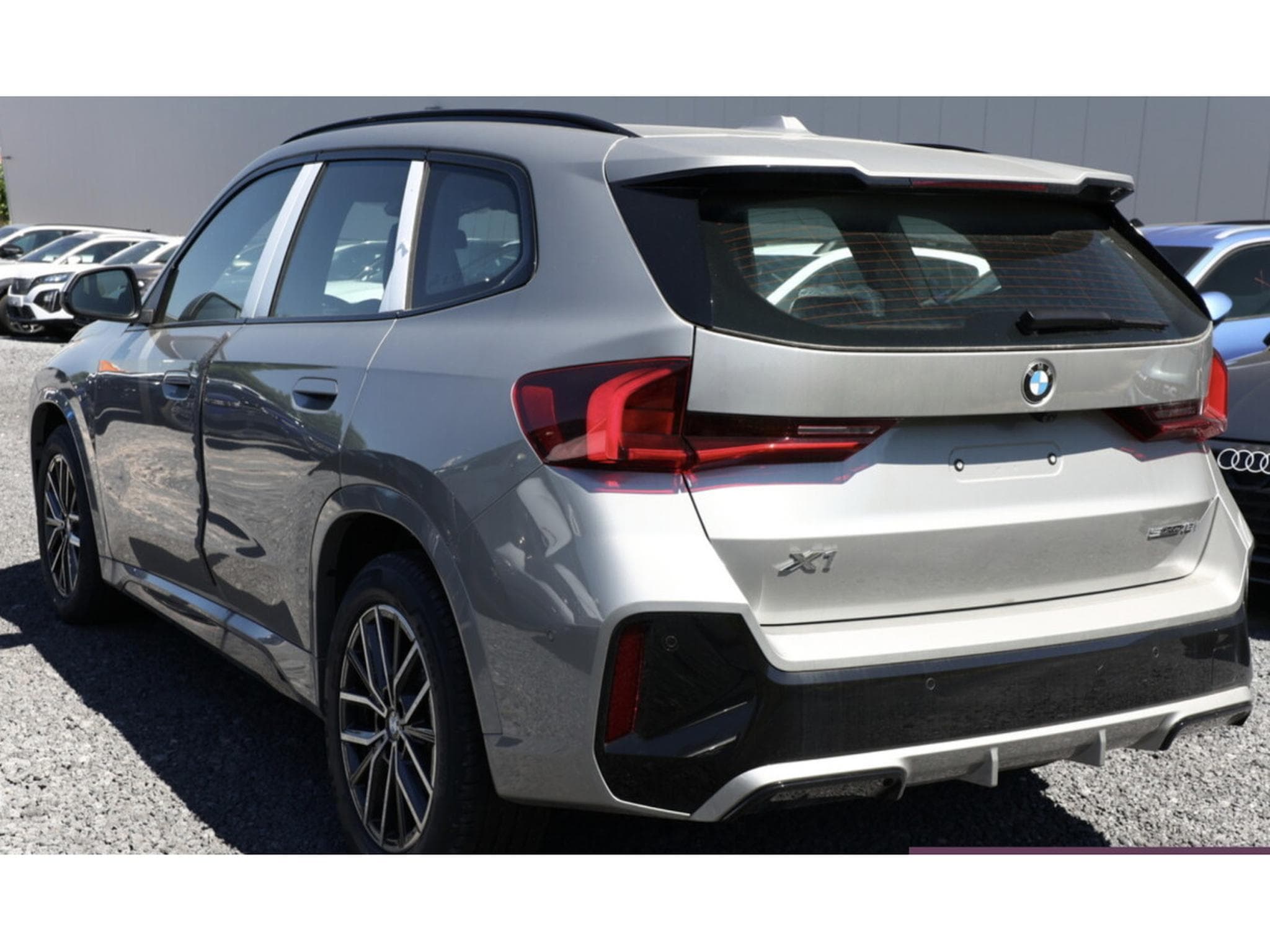 BMW X1 sDrive18i Aut. M Sportpaket (2025) - Photo 4