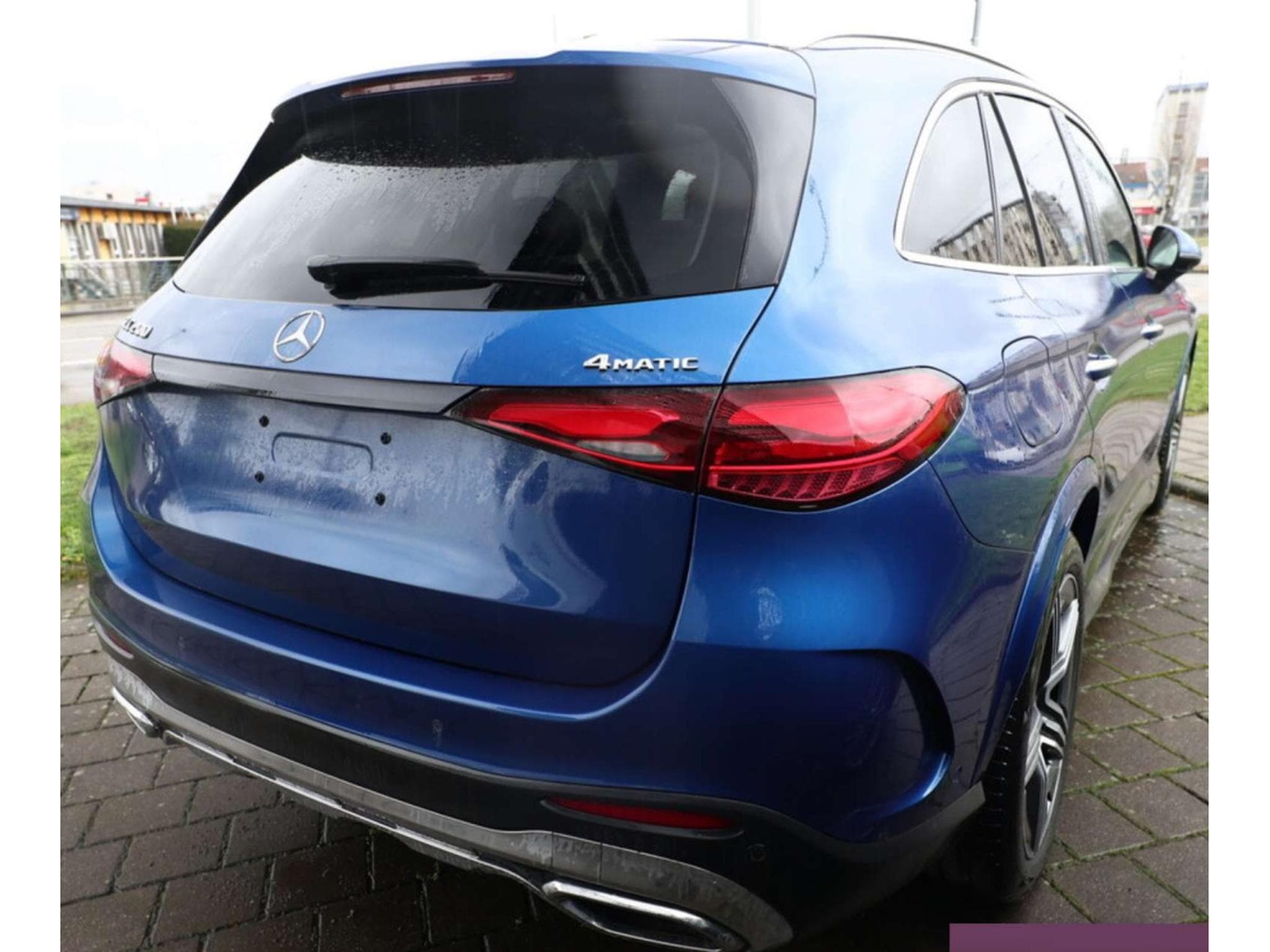 Mercedes GLC 200 Coupe 4Matic 9G-TRONIC Edition AMG Line (2024) - Foto 2