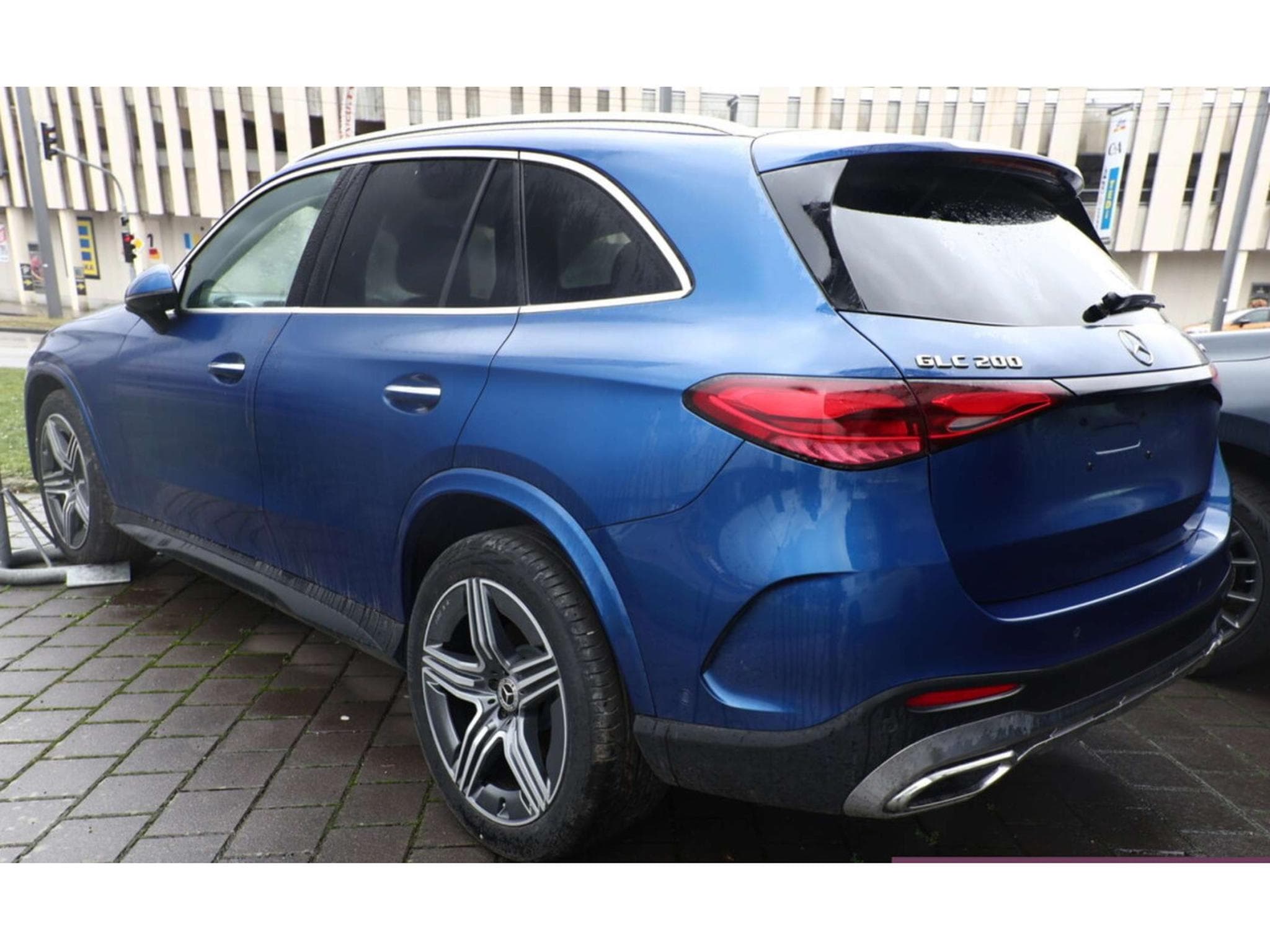 Mercedes GLC 200 Coupe 4Matic 9G-TRONIC Edition AMG Line (2024) - Foto 3