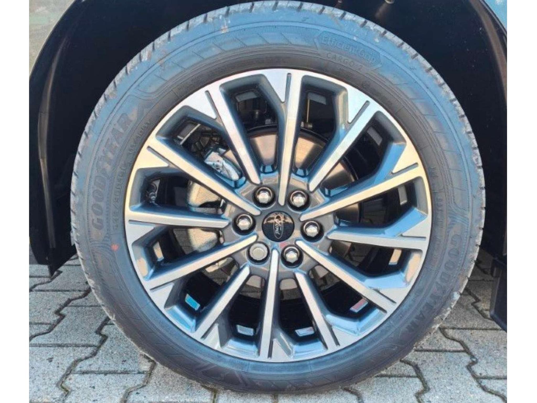 Ford Tourneo 320 L2H1 VA Autm. TitaniumX (2026) - Foto 3