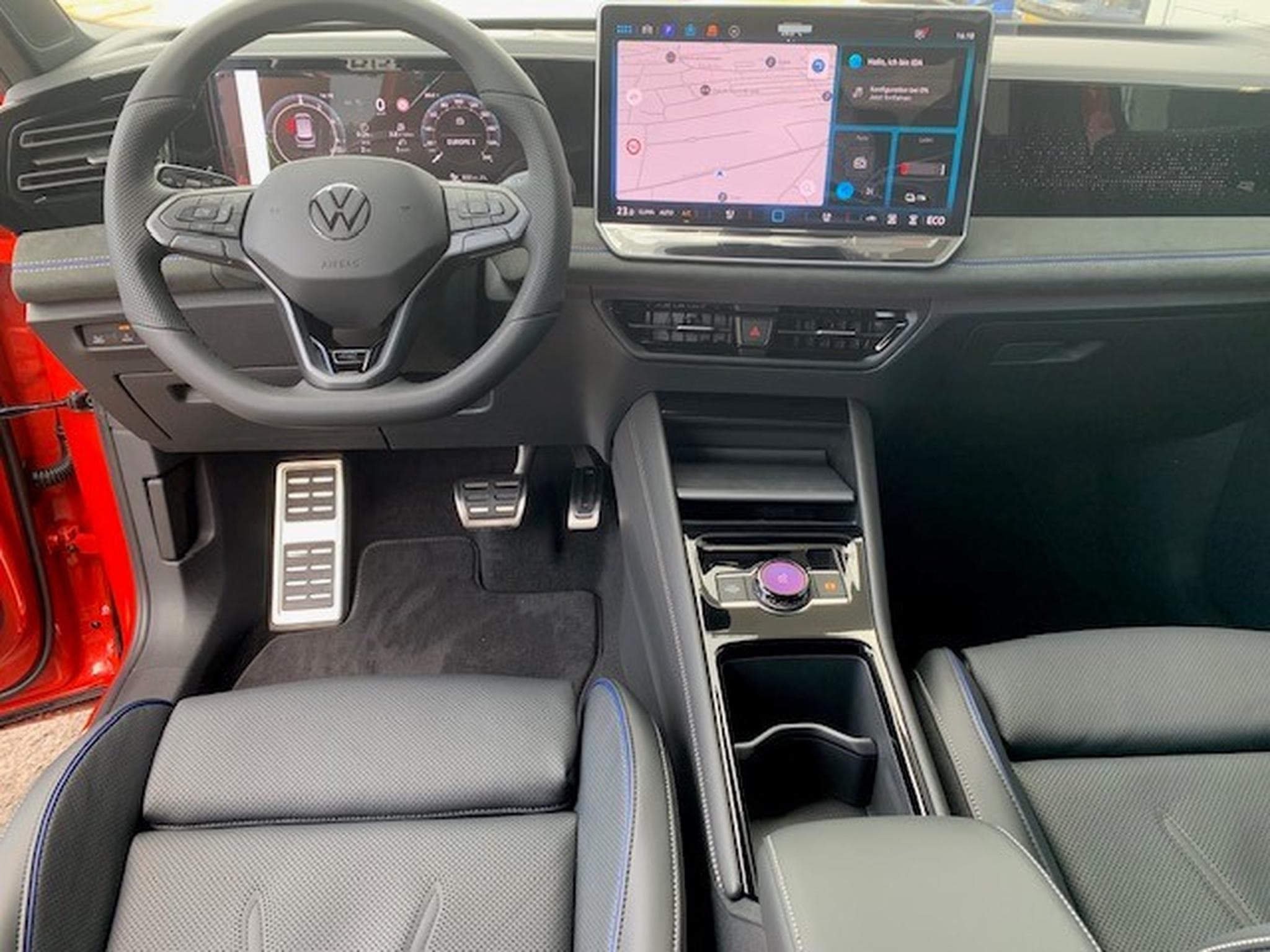 VW Tiguan R-LINE BLACK STYLE 1.5 eHYBRID 177CV DSG6 (2026) - Photo 3