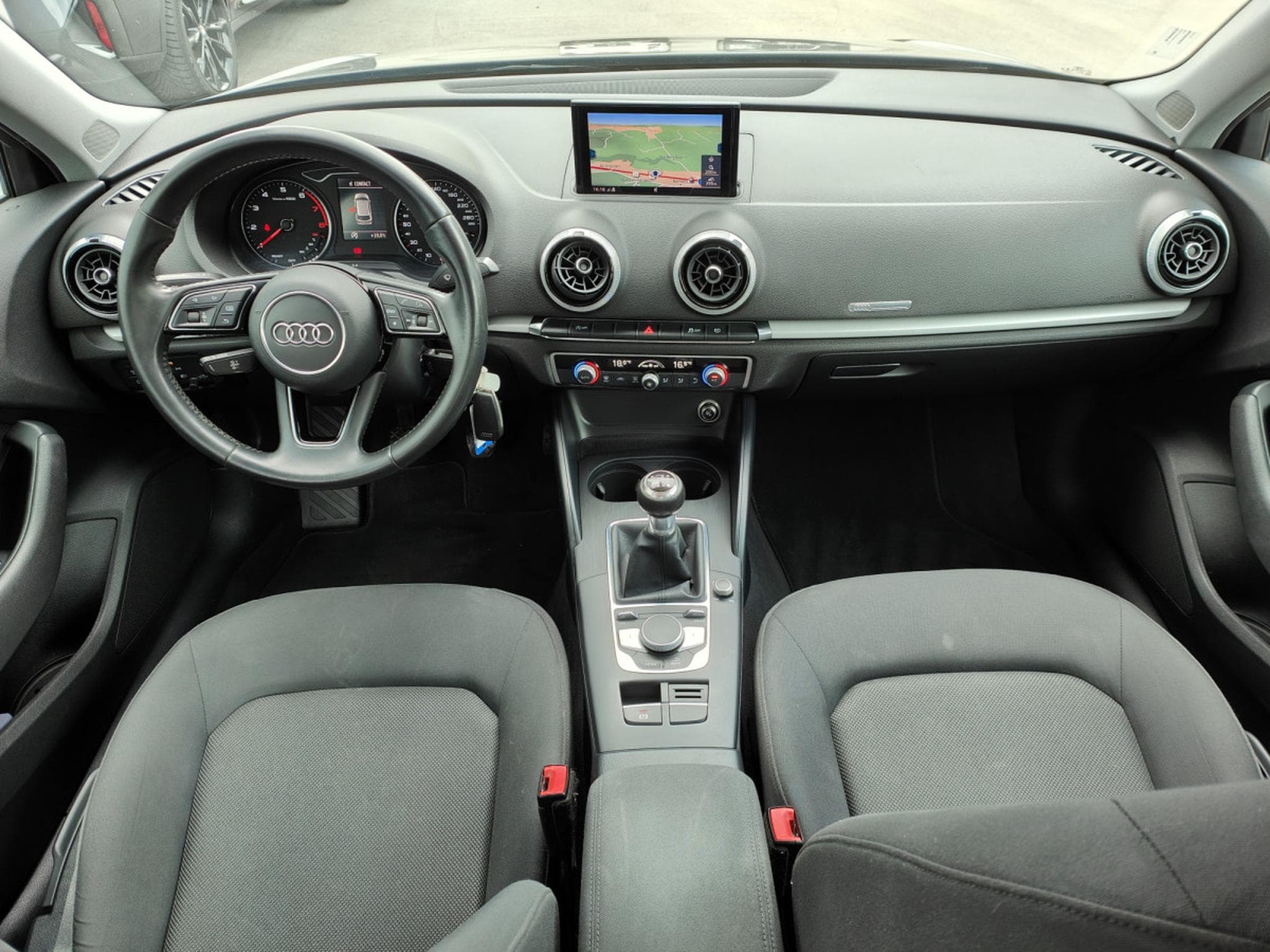 Audi A3 30 TFSI GPS BLUETOOTH RADAR ARR CLIM AUTO XENON (2020) - Photo 10