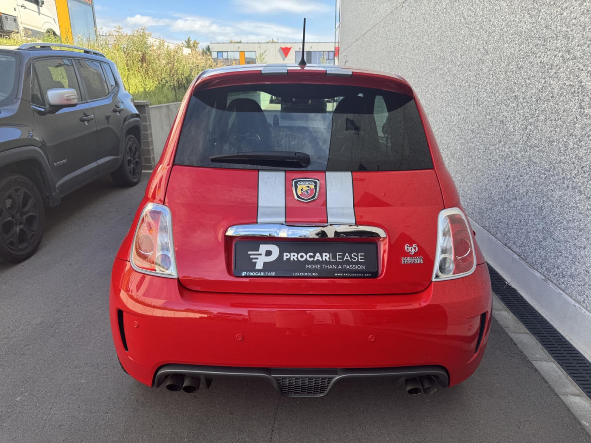 Abarth 695 TRIBUTO FERRARI /CARBON/N°1056/1199 (2011) - Photo 14