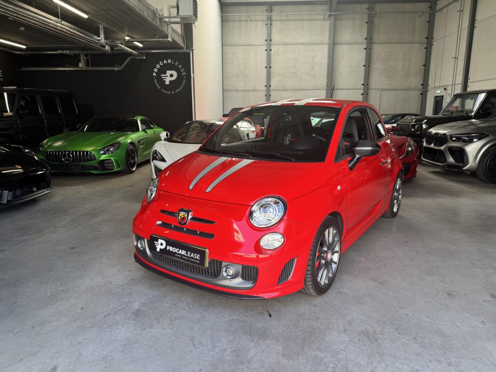 Abarth 695 TRIBUTO FERRARI /CARBON/N°1056/1199 (2011) - Photo 16