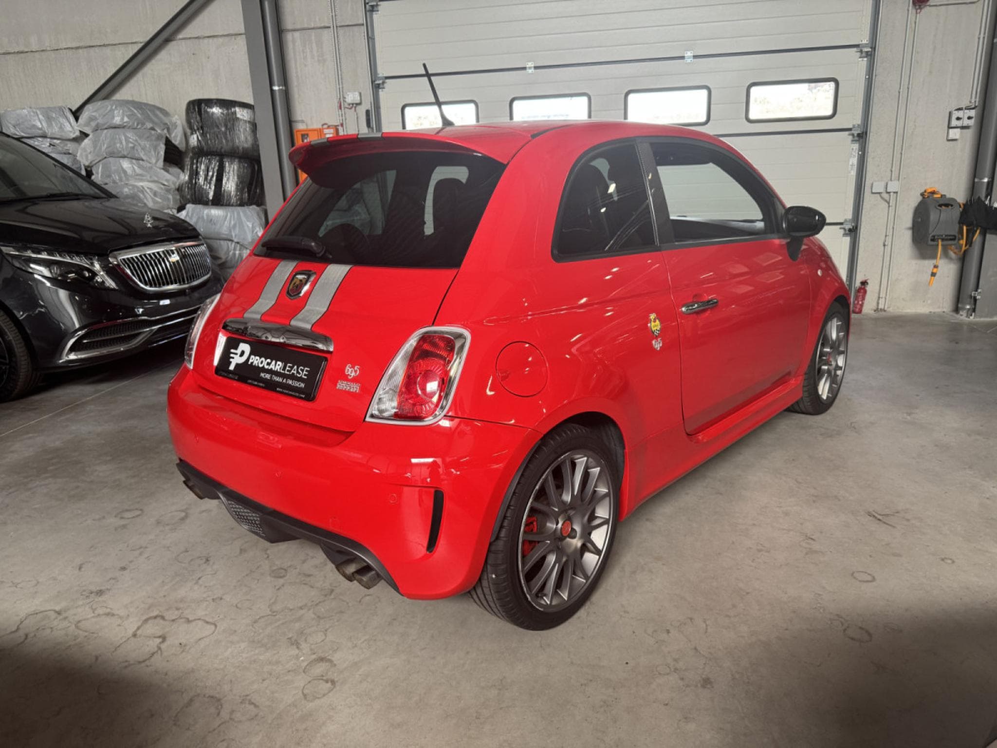 Abarth 695 TRIBUTO FERRARI /CARBON/N°1056/1199 (2011) - Photo 19