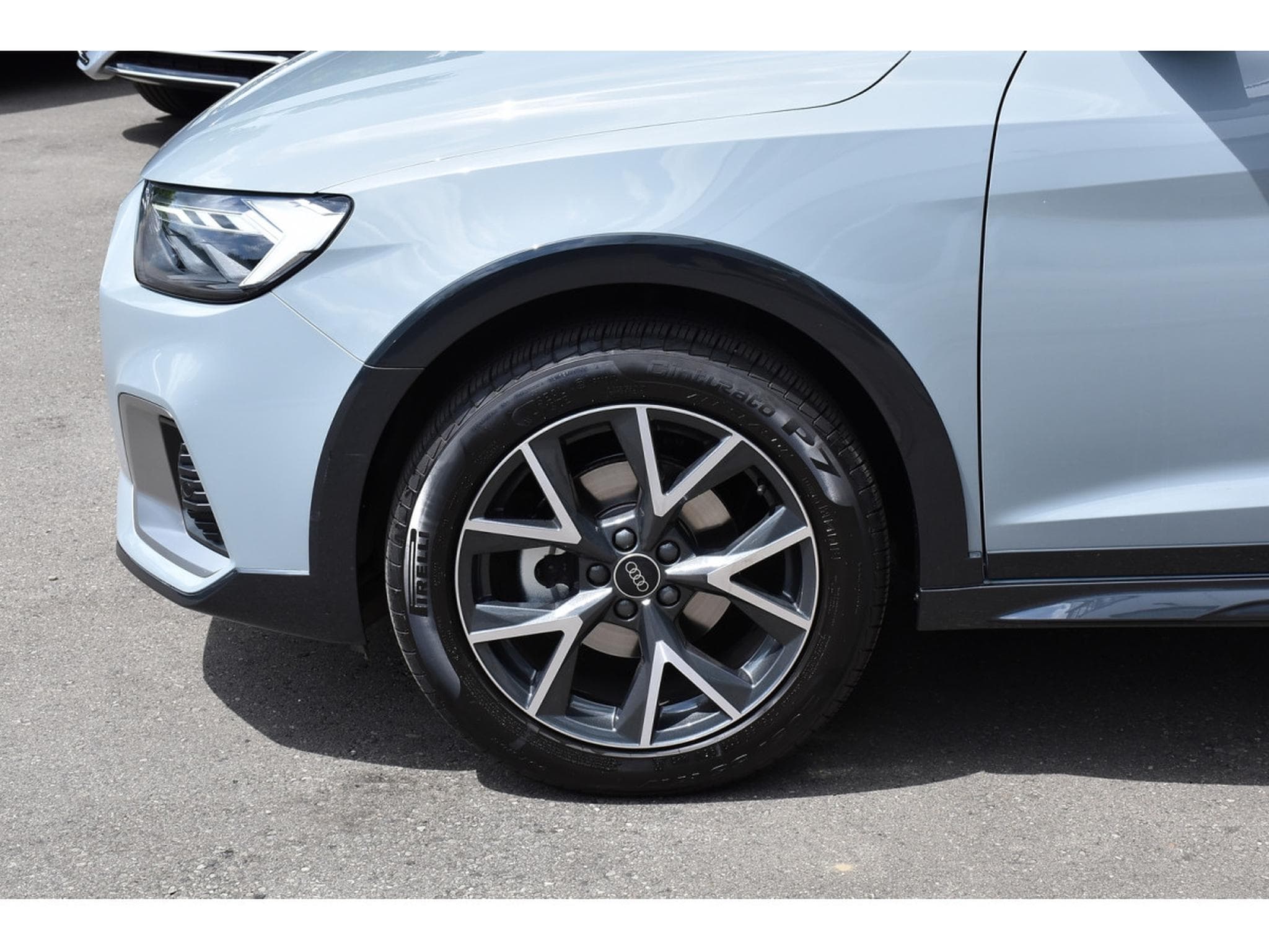 Audi A1 Allstreet 35 TFSI S-Line S-Tronic REGUL LANE GPS KEYLESS CAM (2025) - Photo 5