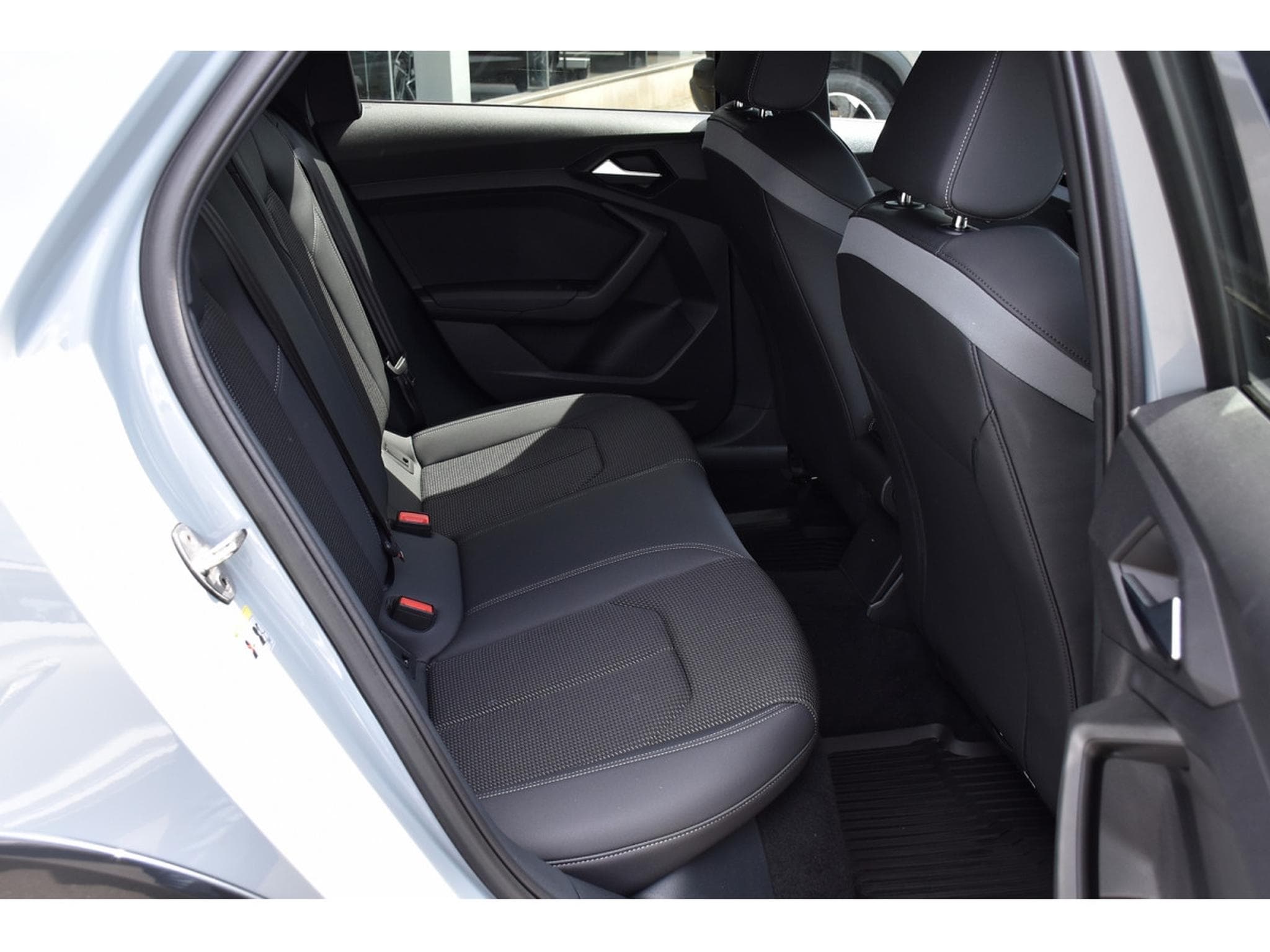 Audi A1 Allstreet 35 TFSI S-Line S-Tronic REGUL LANE GPS KEYLESS CAM (2025) - Photo 8