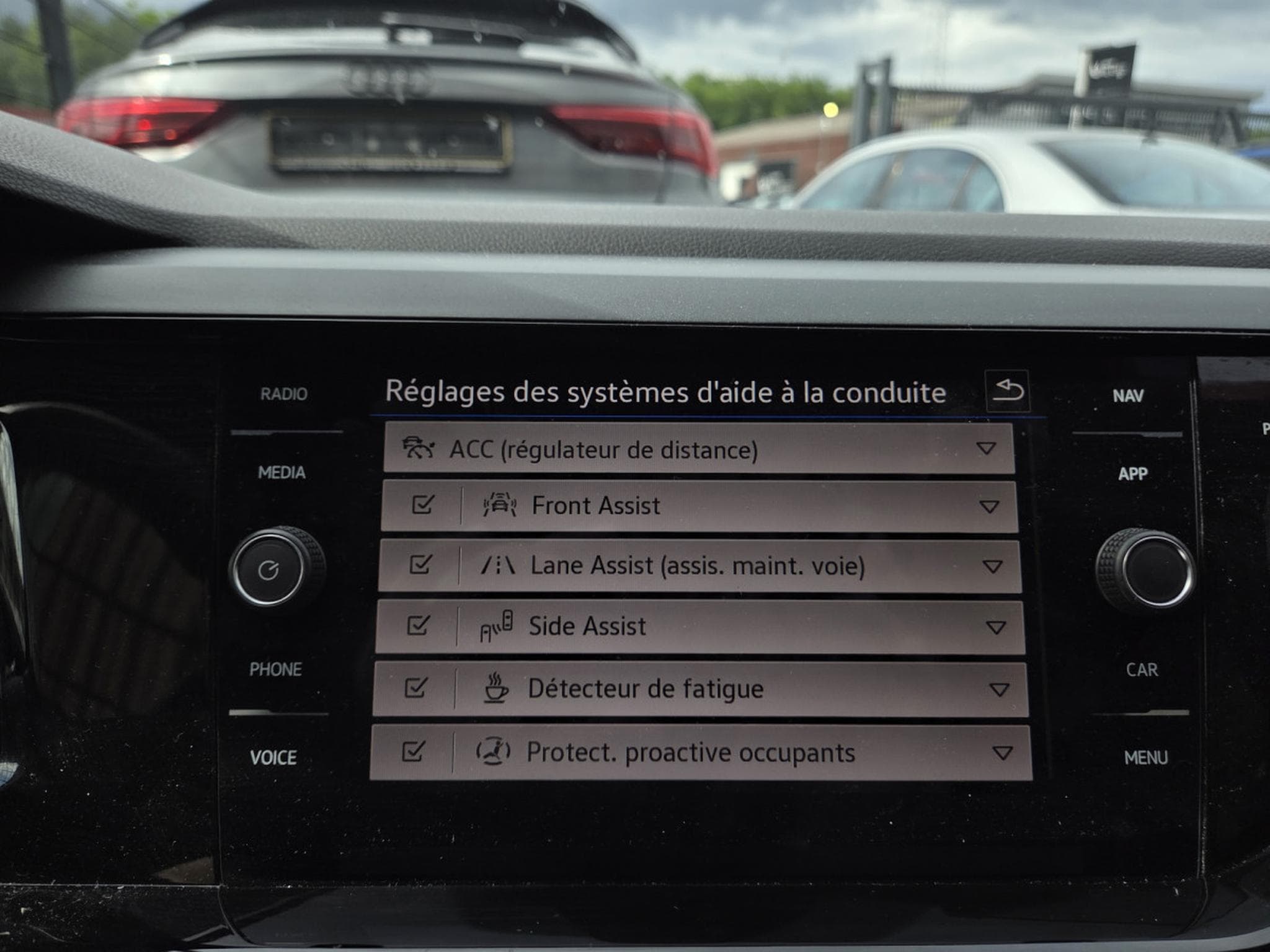 VW Polo TSI R-LINE 95CV (2023) - Photo 13