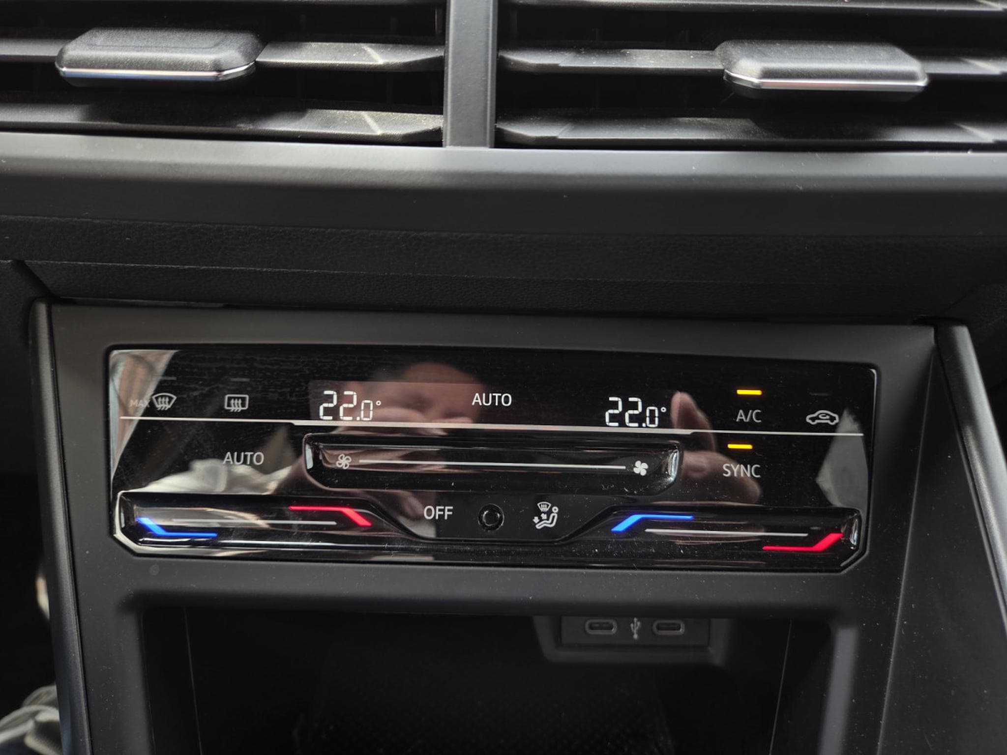 VW Polo TSI R-LINE 95CV (2023) - Photo 14