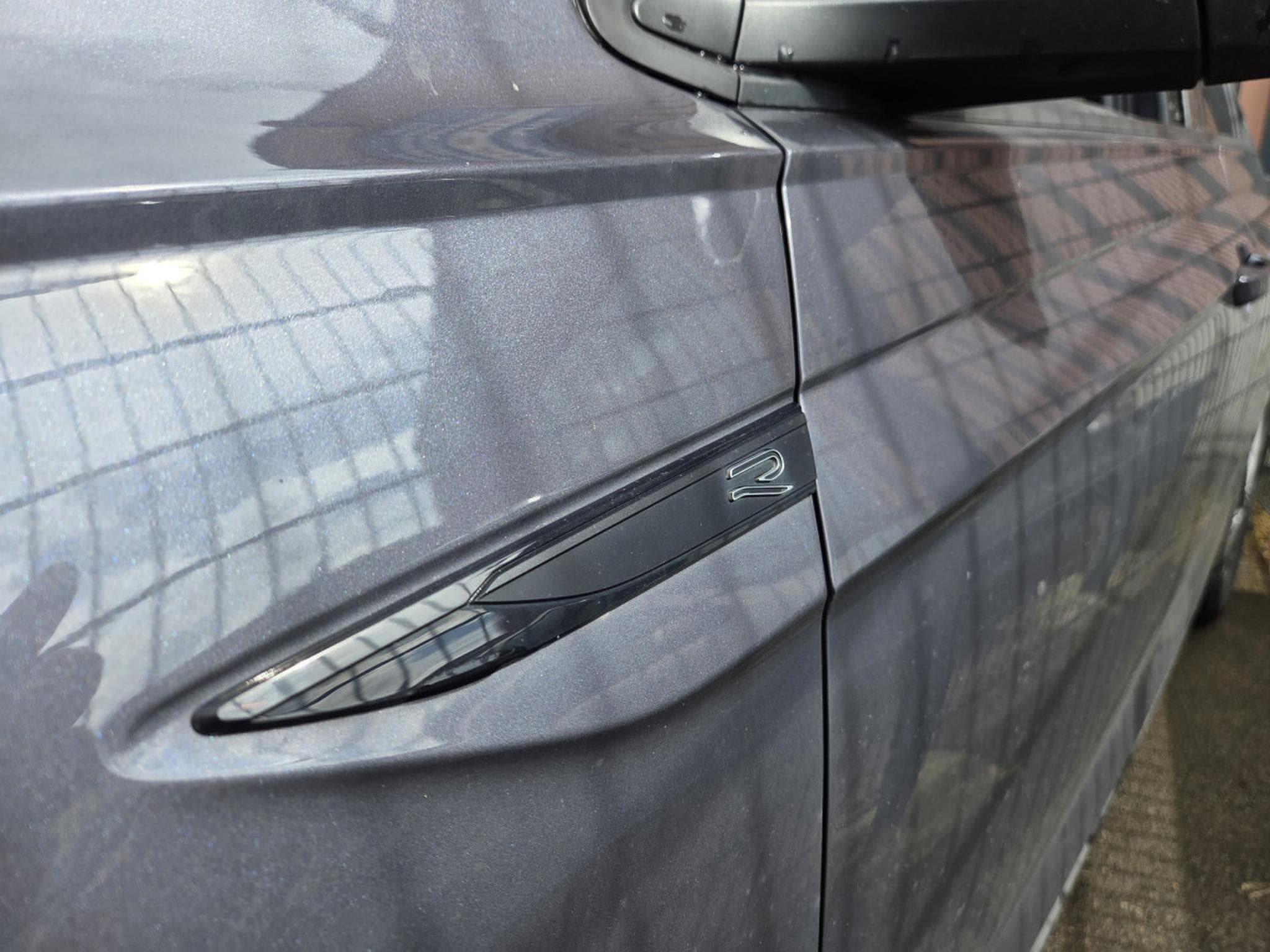 VW Polo TSI R-LINE 95CV (2023) - Photo 4