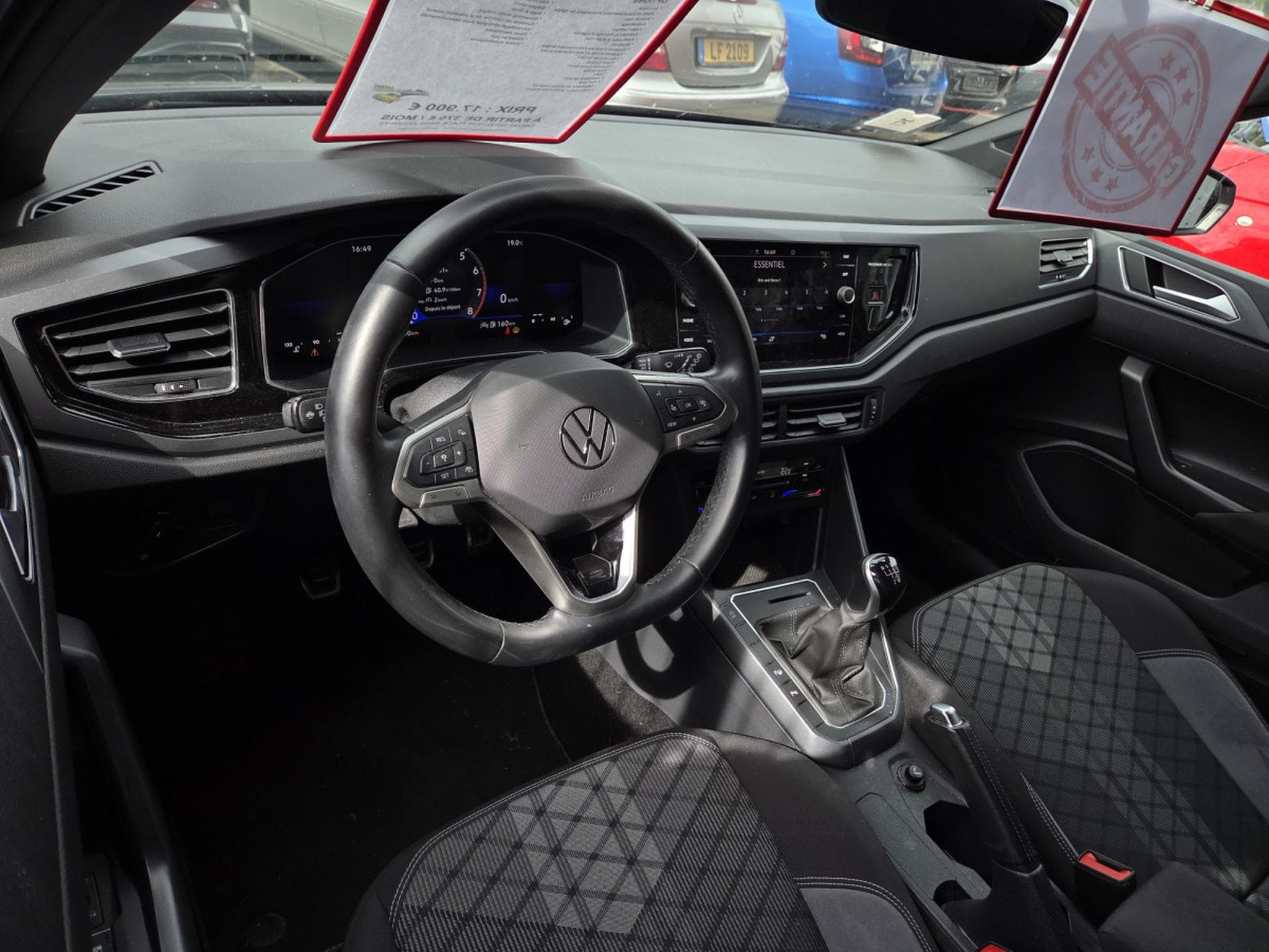 VW Polo TSI R-LINE 95CV (2023) - Photo 6